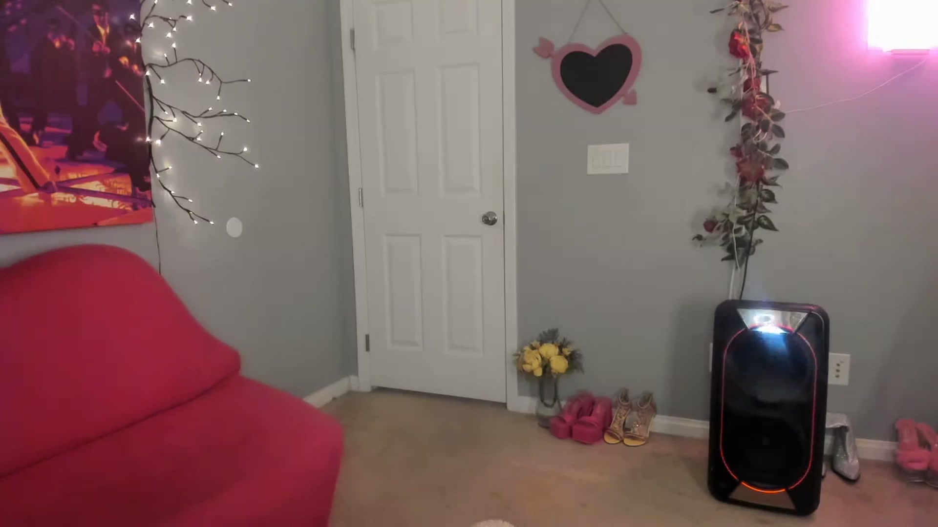 Gallery image thumbnail from JezabelVessir's myfreecams stream on, 01/02/2025, 10:38 image 10 of 20
