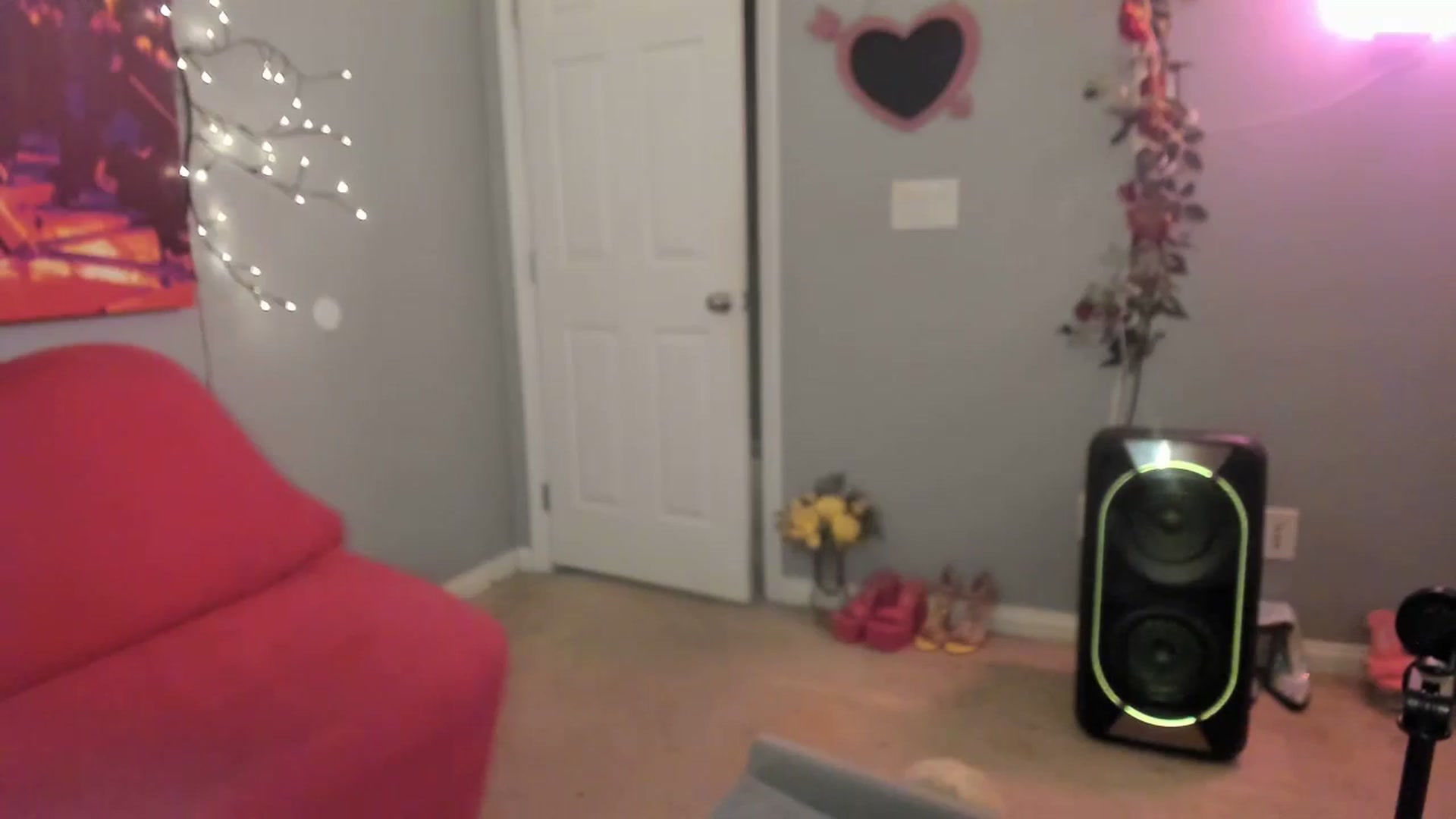 Gallery image thumbnail from JezabelVessir's myfreecams stream on, 01/02/2025, 10:38 image 18 of 20