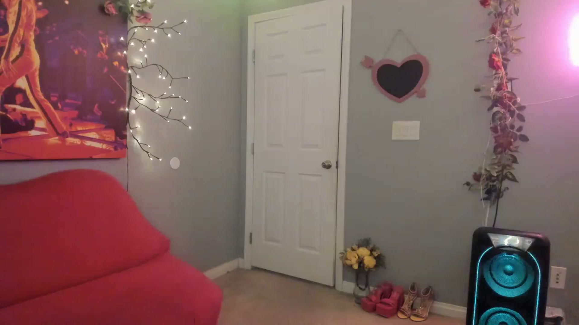 Gallery image thumbnail from JezabelVessir's myfreecams stream on, 01/02/2025, 16:32 image 14 of 20