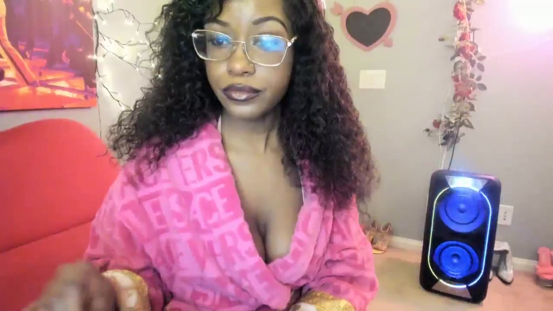 Gallery image thumbnail from JezabelVessir's myfreecams stream on, 01/02/2025, 16:32 image 8 of 20