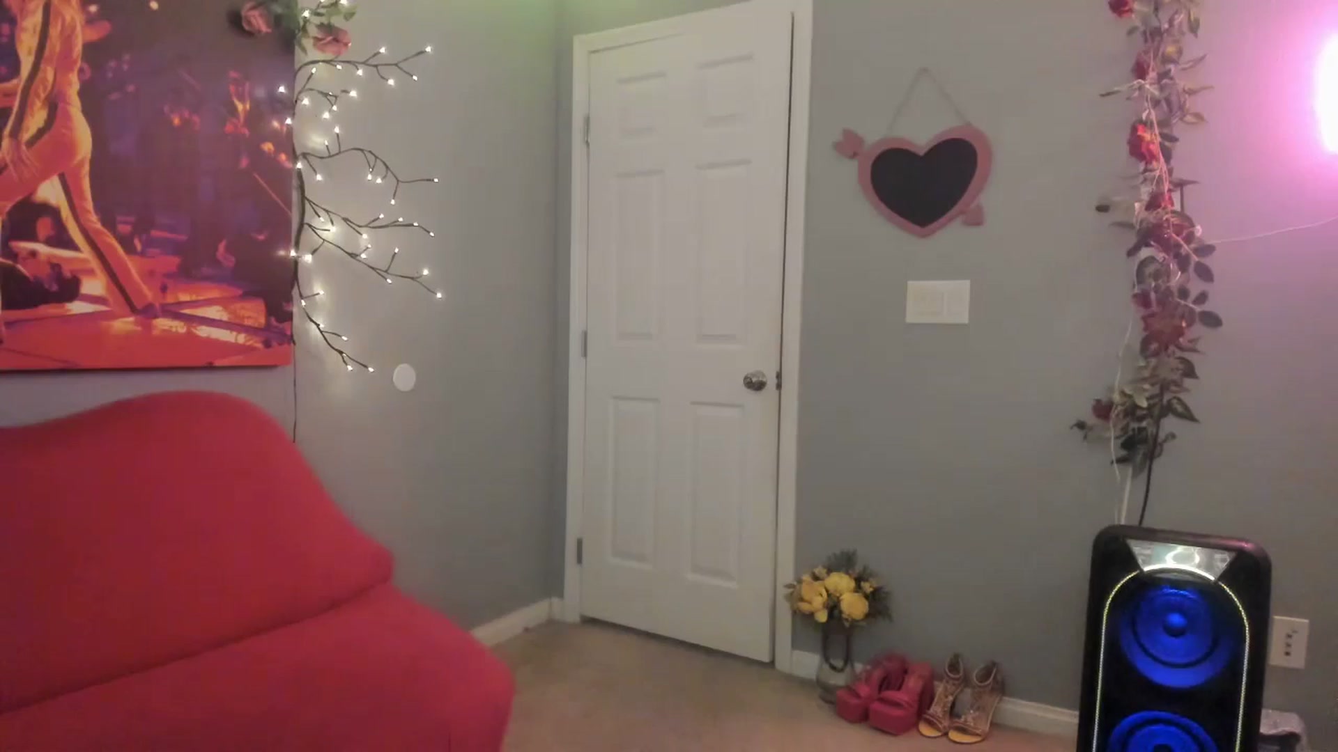 Gallery image thumbnail from JezabelVessir's myfreecams stream on, 01/02/2025, 16:32 image 13 of 20