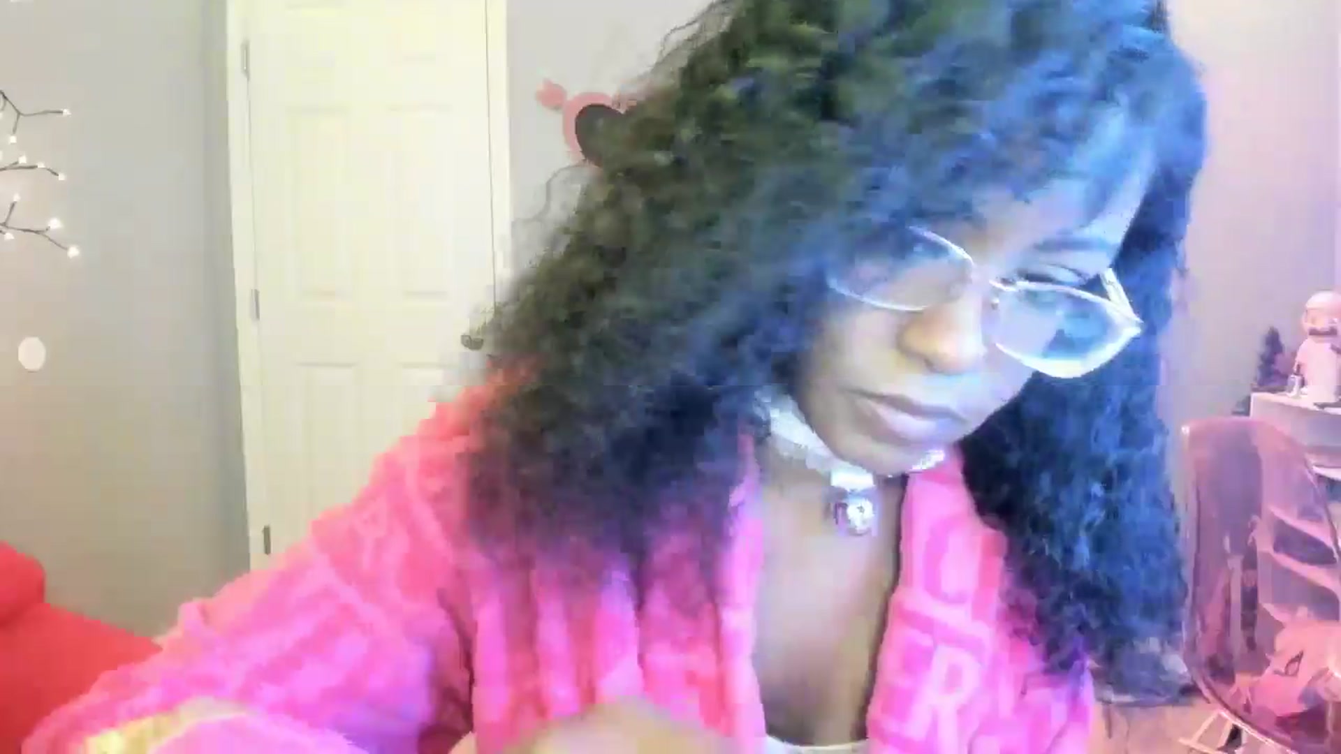 Gallery image thumbnail from JezabelVessir's myfreecams stream on, 01/05/2025, 10:50 image 6 of 20