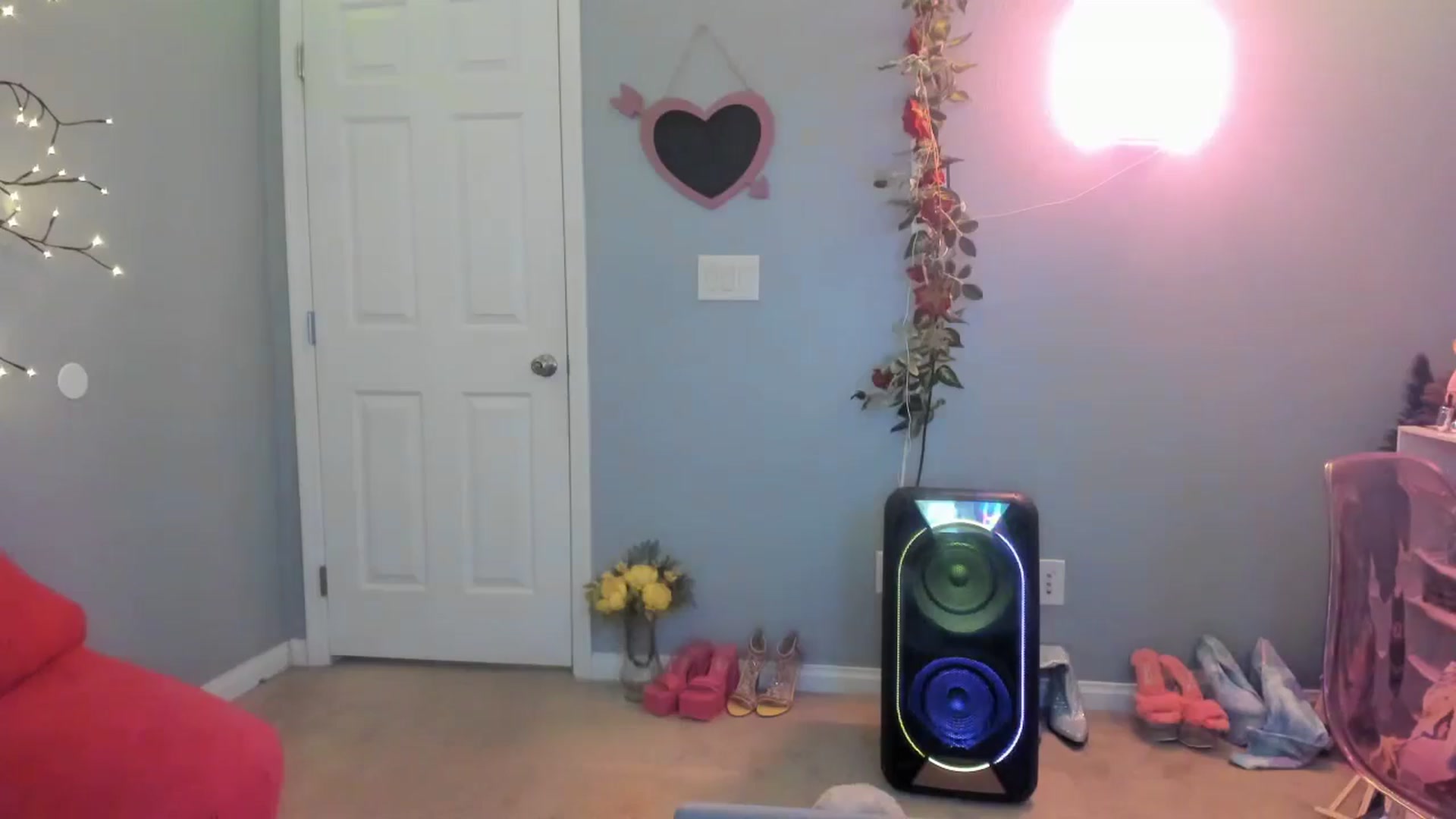 Gallery image thumbnail from JezabelVessir's myfreecams stream on, 01/05/2025, 10:50 image 2 of 20