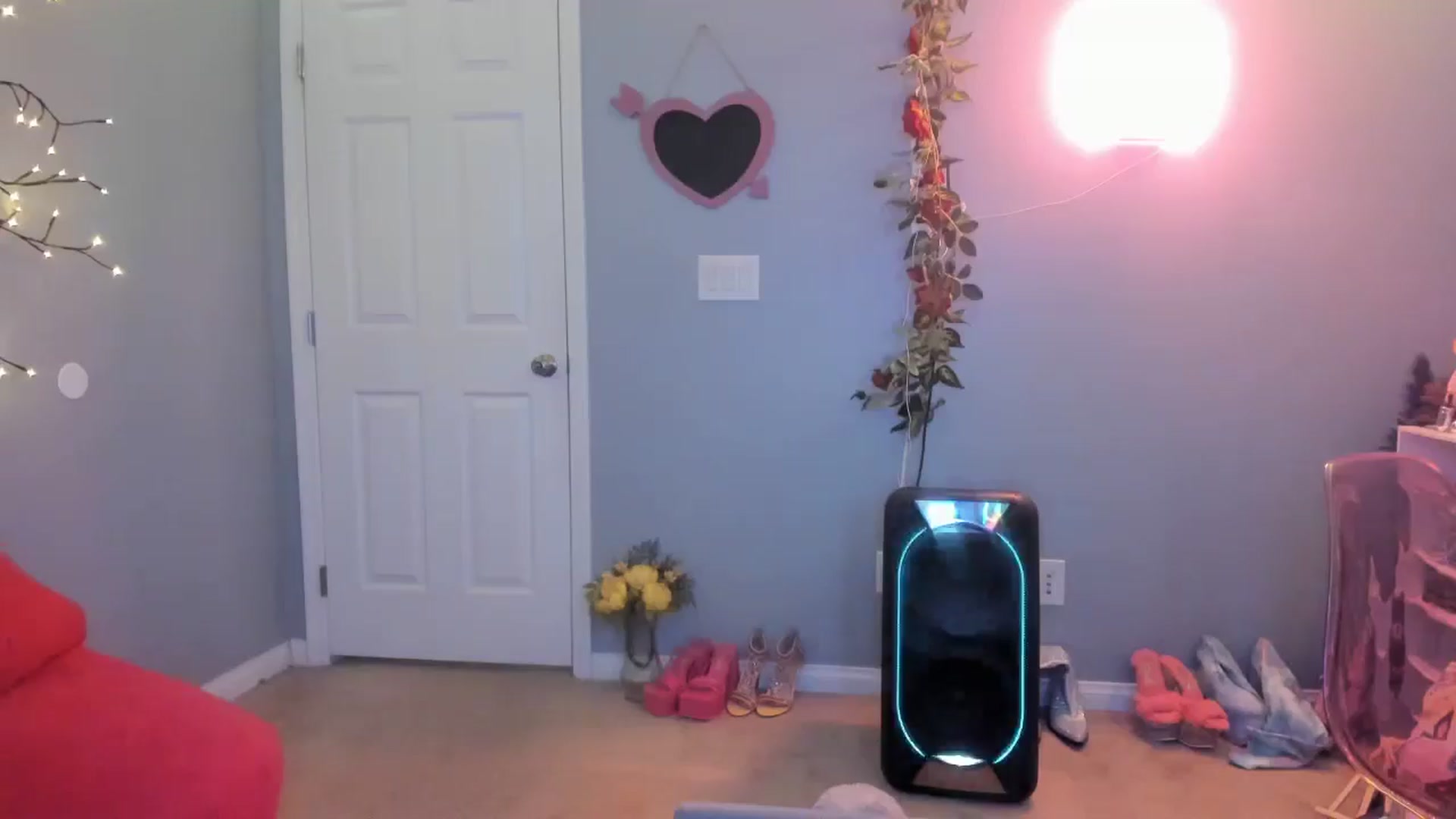 Gallery image thumbnail from JezabelVessir's myfreecams stream on, 01/05/2025, 10:50 image 3 of 20