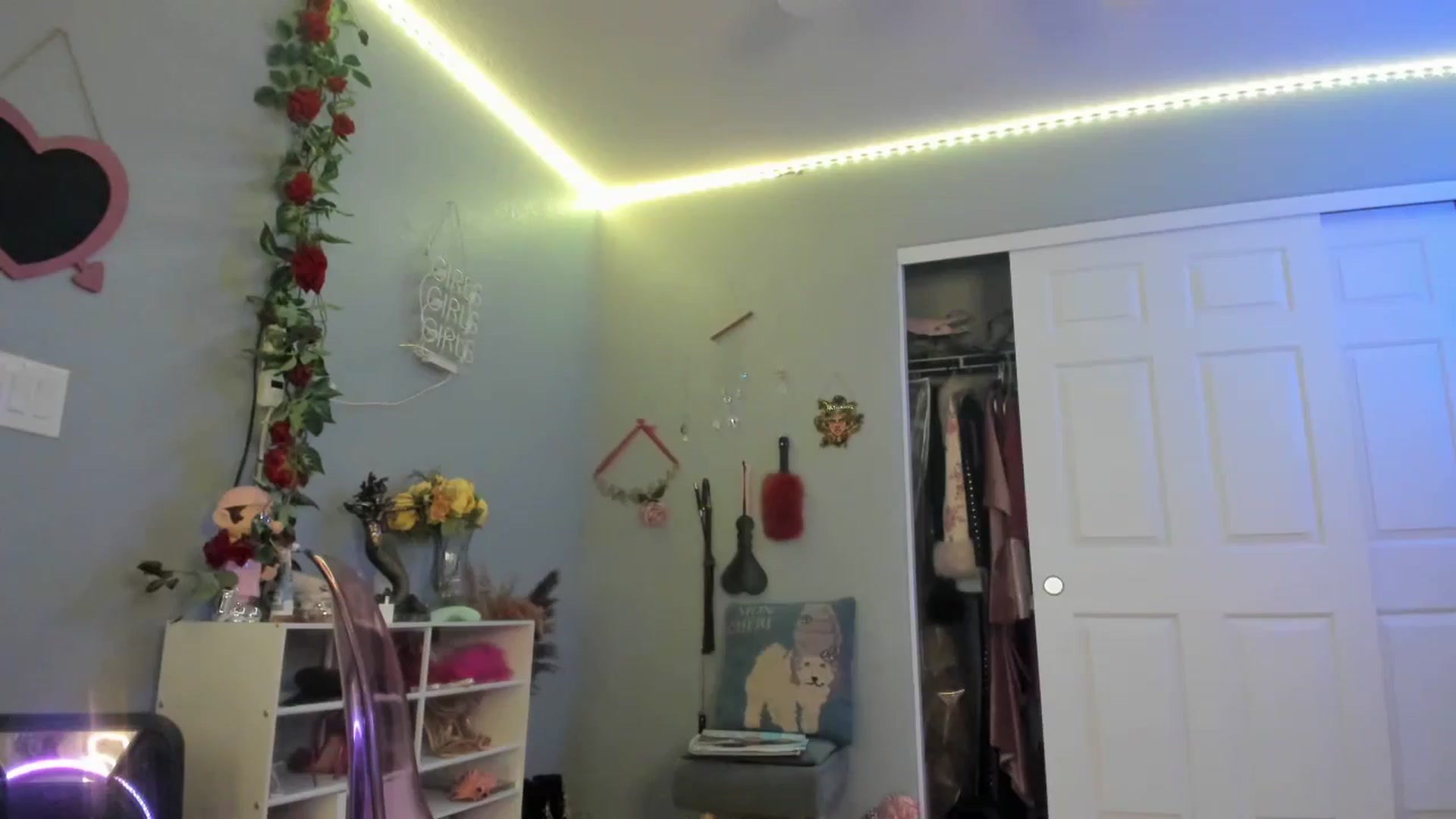 Gallery image thumbnail from JezabelVessir's myfreecams stream on, 02/03/2025, 12:27 image 10 of 20