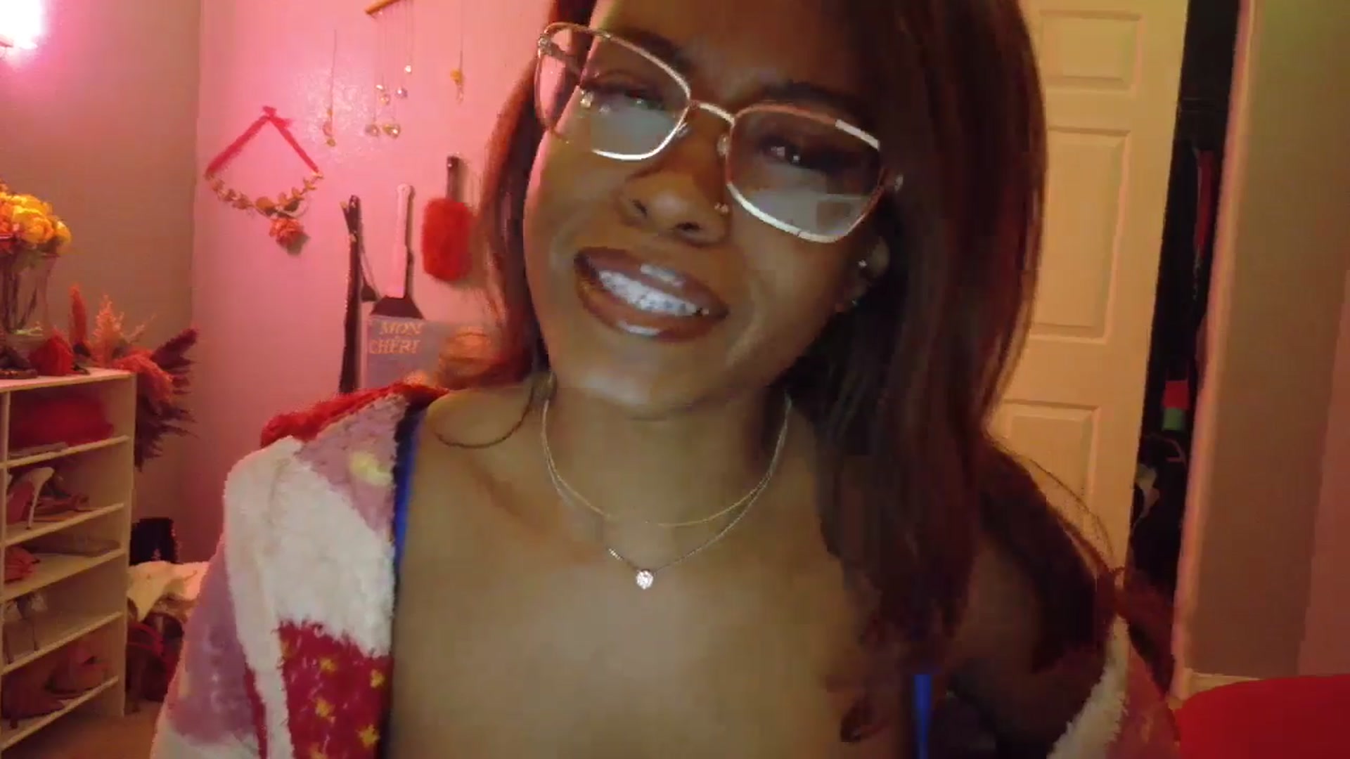 Gallery image thumbnail from JezabelVessir's myfreecams stream on, 02/25/2025, 14:01 image 3 of 20