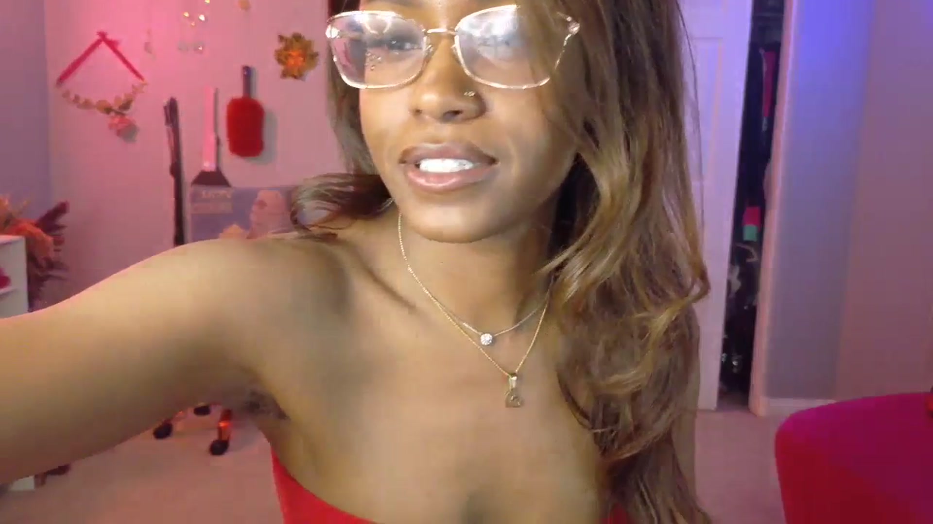 Gallery image thumbnail from JezabelVessir's myfreecams stream on, 02/26/2025, 11:23 image 20 of 20