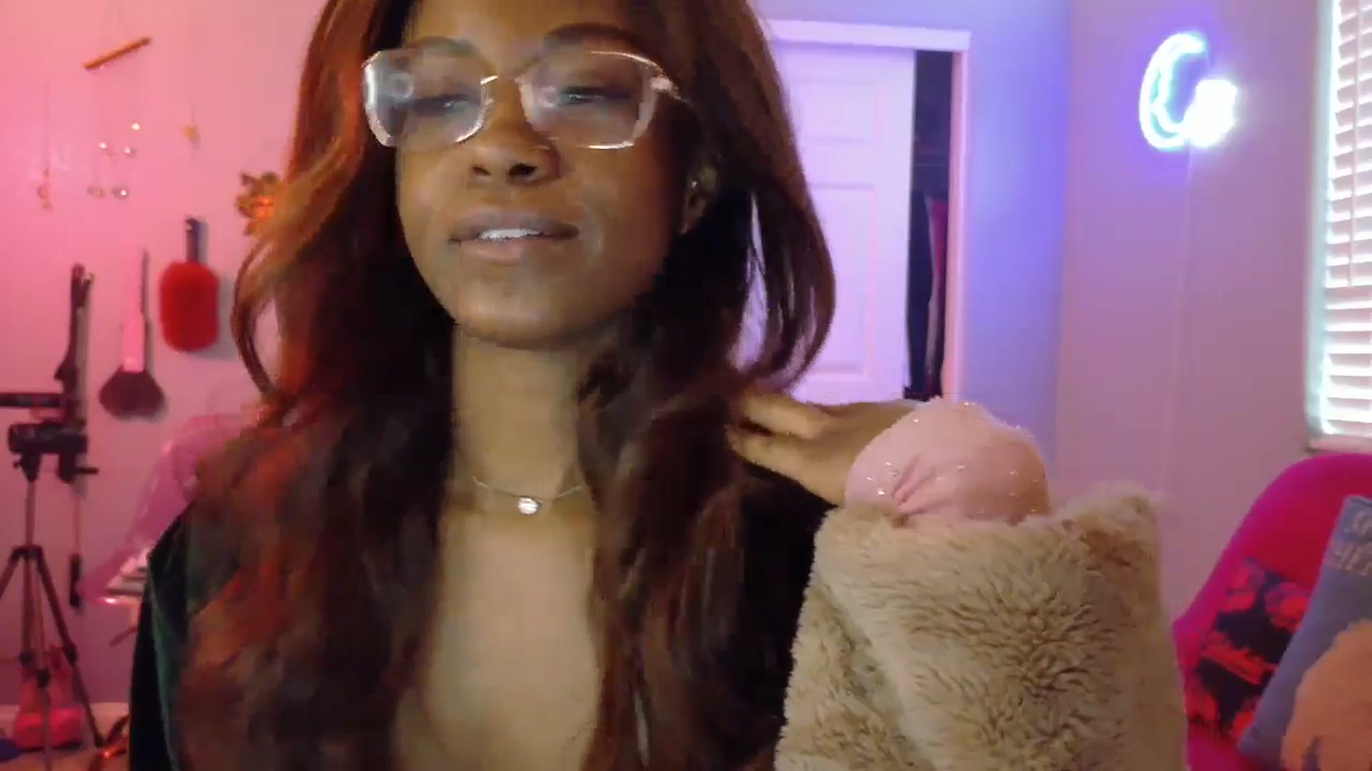 Gallery image thumbnail from JezabelVessir's myfreecams stream on, 03/11/2025, 16:01 image 17 of 20