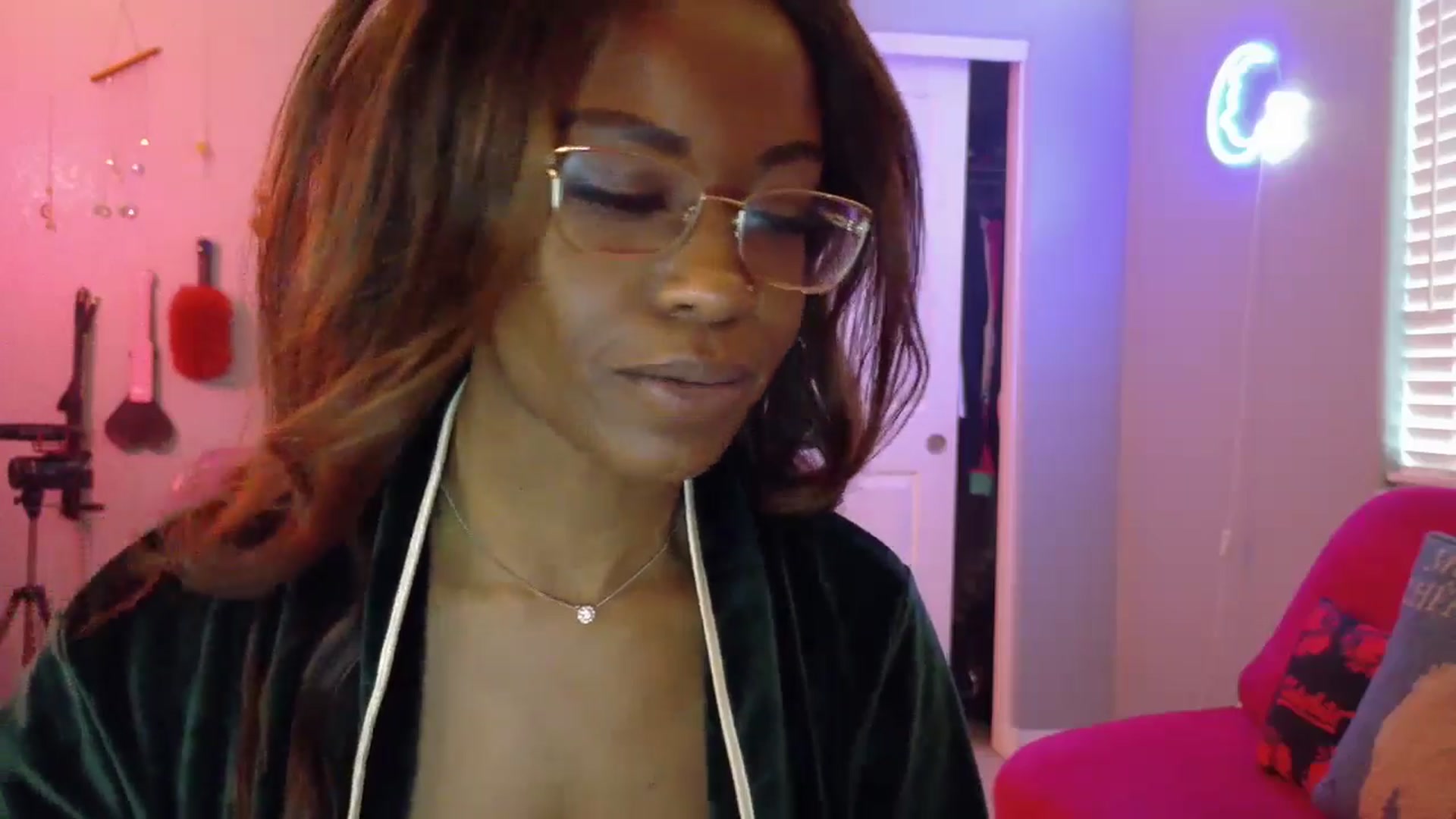 Gallery image thumbnail from JezabelVessir's myfreecams stream on, 03/11/2025, 16:01 image 16 of 20
