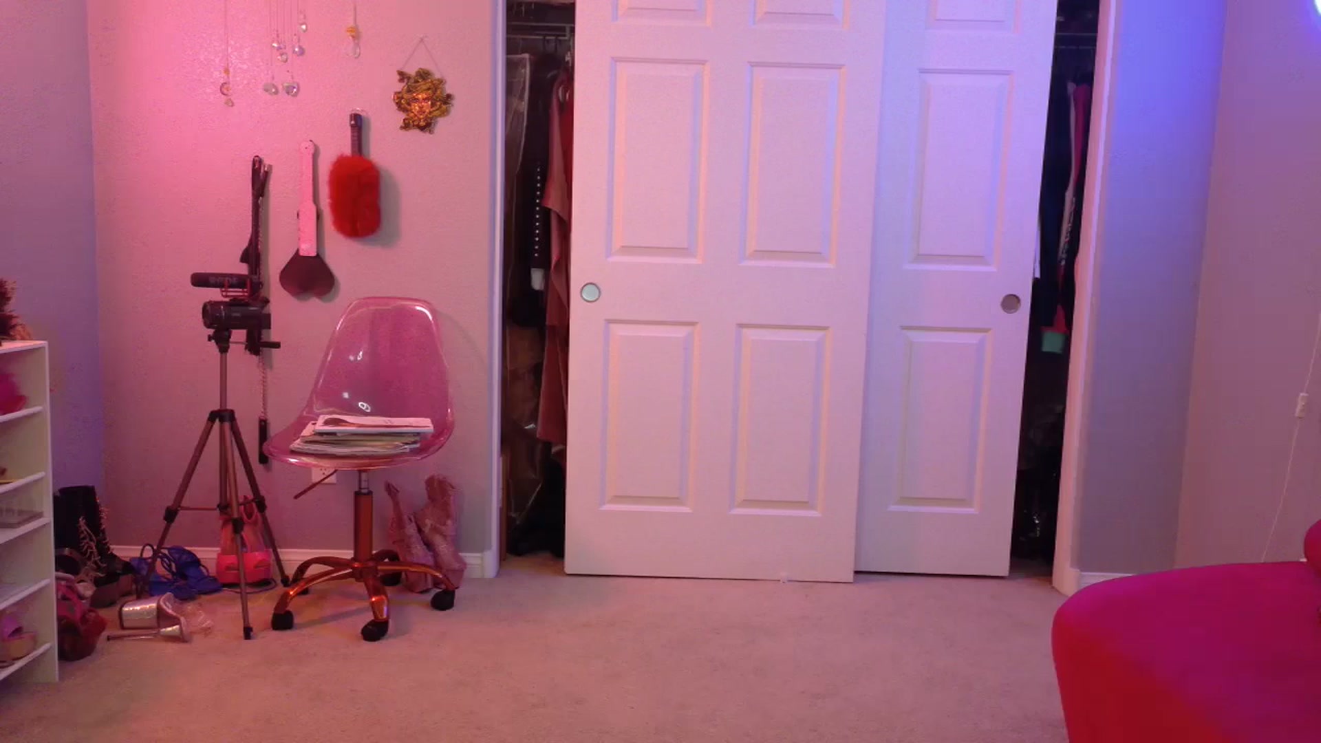 Gallery image thumbnail from JezabelVessir's myfreecams stream on, 03/11/2025, 16:01 image 1 of 20