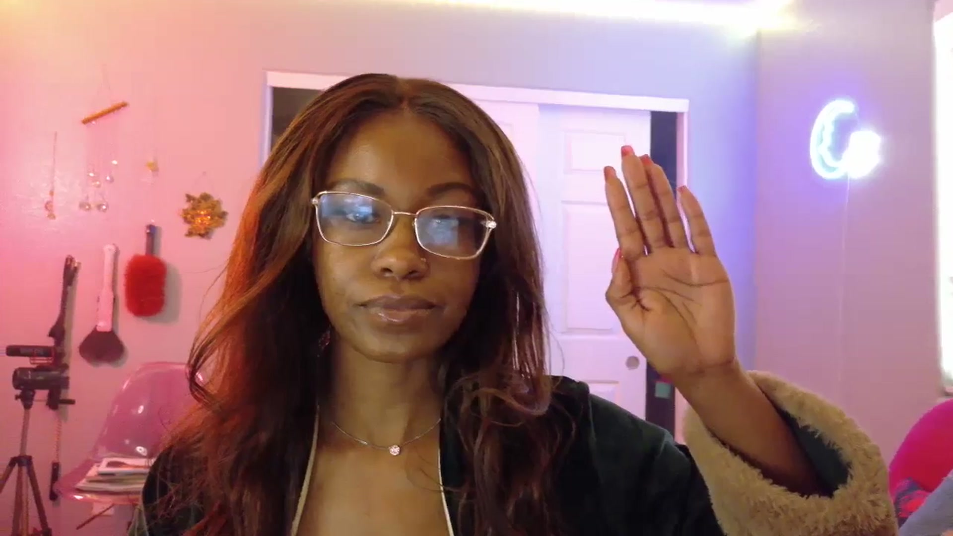 Gallery image thumbnail from JezabelVessir's myfreecams stream on, 03/11/2025, 17:31 image 5 of 20
