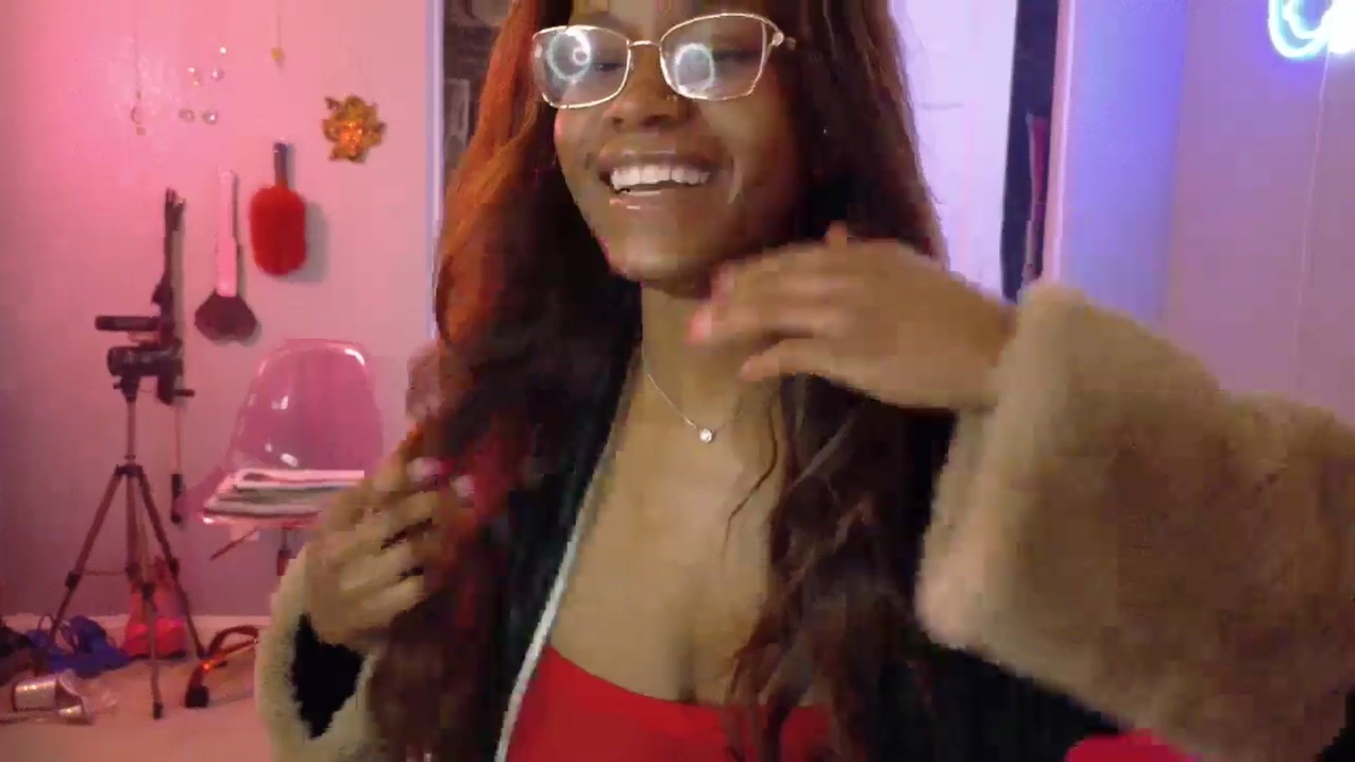 Gallery image thumbnail from JezabelVessir's myfreecams stream on, 03/11/2025, 17:31 image 6 of 20