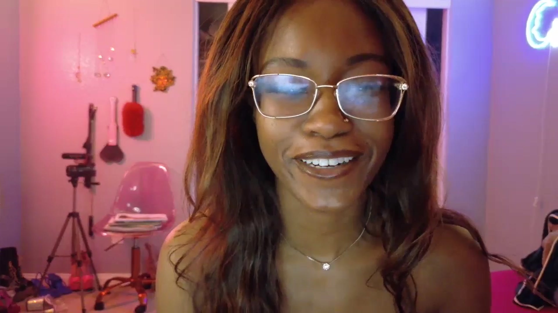 Gallery image thumbnail from JezabelVessir's myfreecams stream on, 03/11/2025, 17:31 image 17 of 20