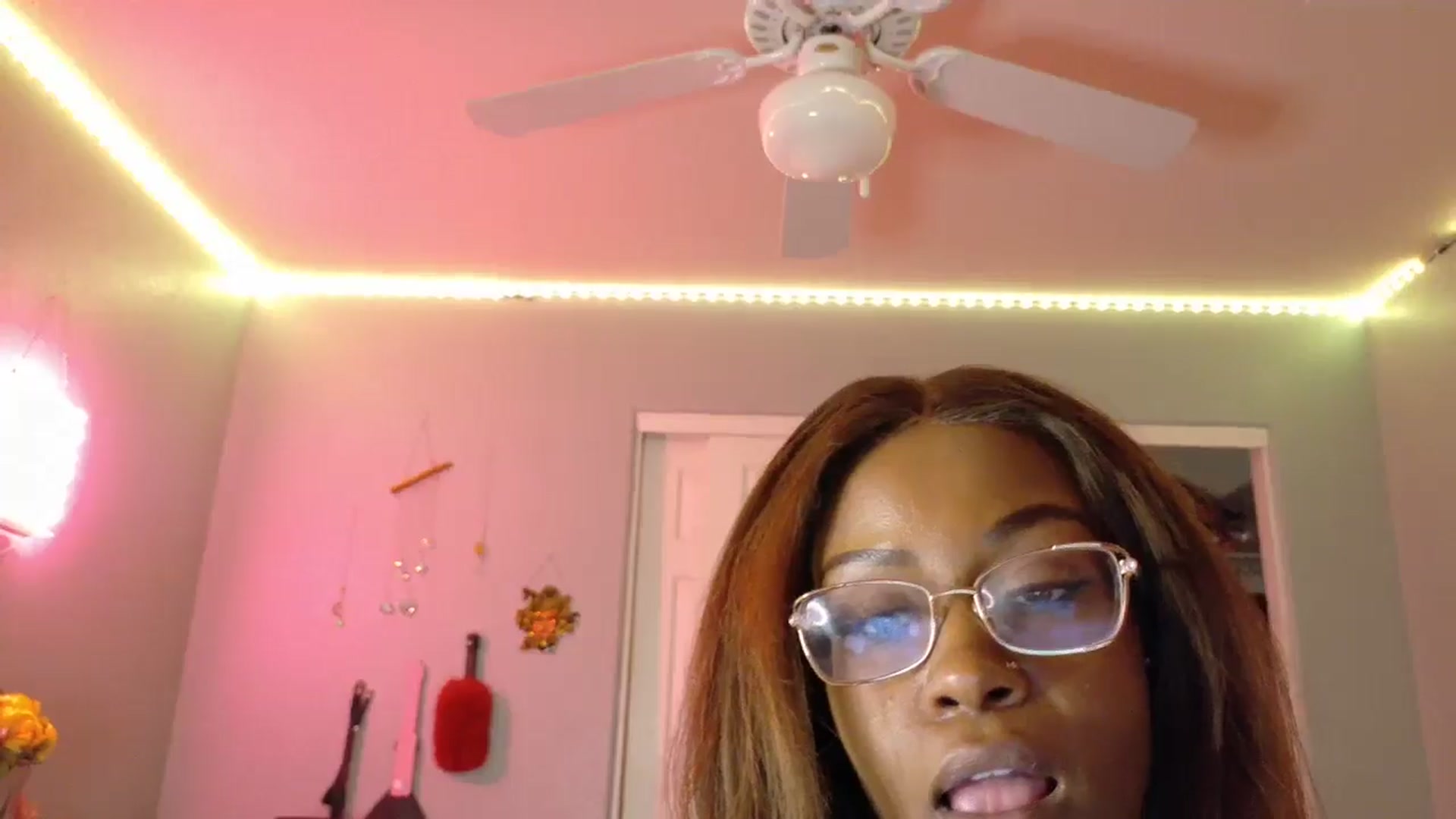 Gallery image thumbnail from JezabelVessir's myfreecams stream on, 03/16/2025, 11:21 image 2 of 20