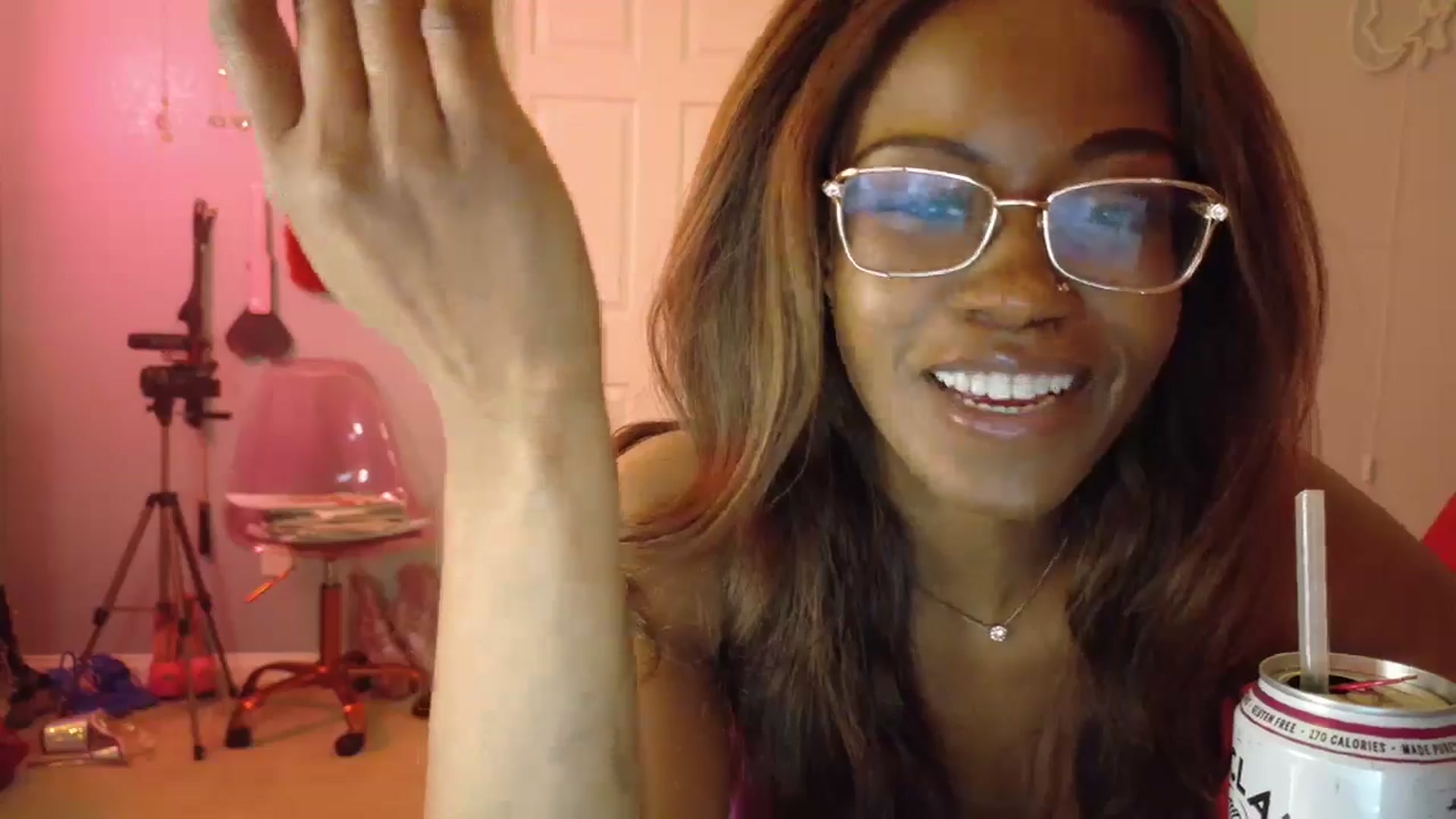 Gallery image thumbnail from JezabelVessir's myfreecams stream on, 03/16/2025, 11:21 image 7 of 20