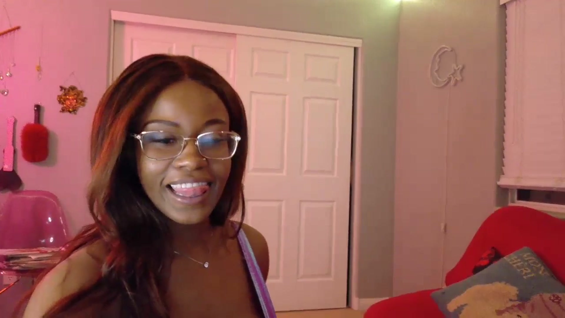 Gallery image thumbnail from JezabelVessir's myfreecams stream on, 03/16/2025, 11:21 image 20 of 20