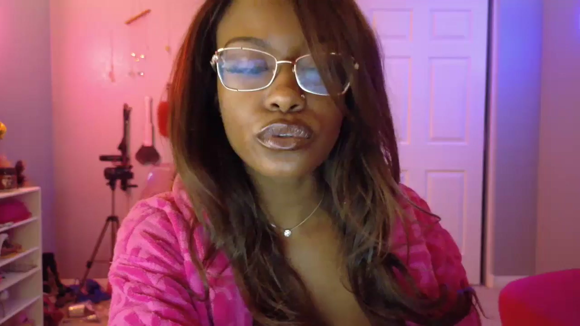 Gallery image thumbnail from JezabelVessir's myfreecams stream on, 03/17/2025, 13:35 image 1 of 20