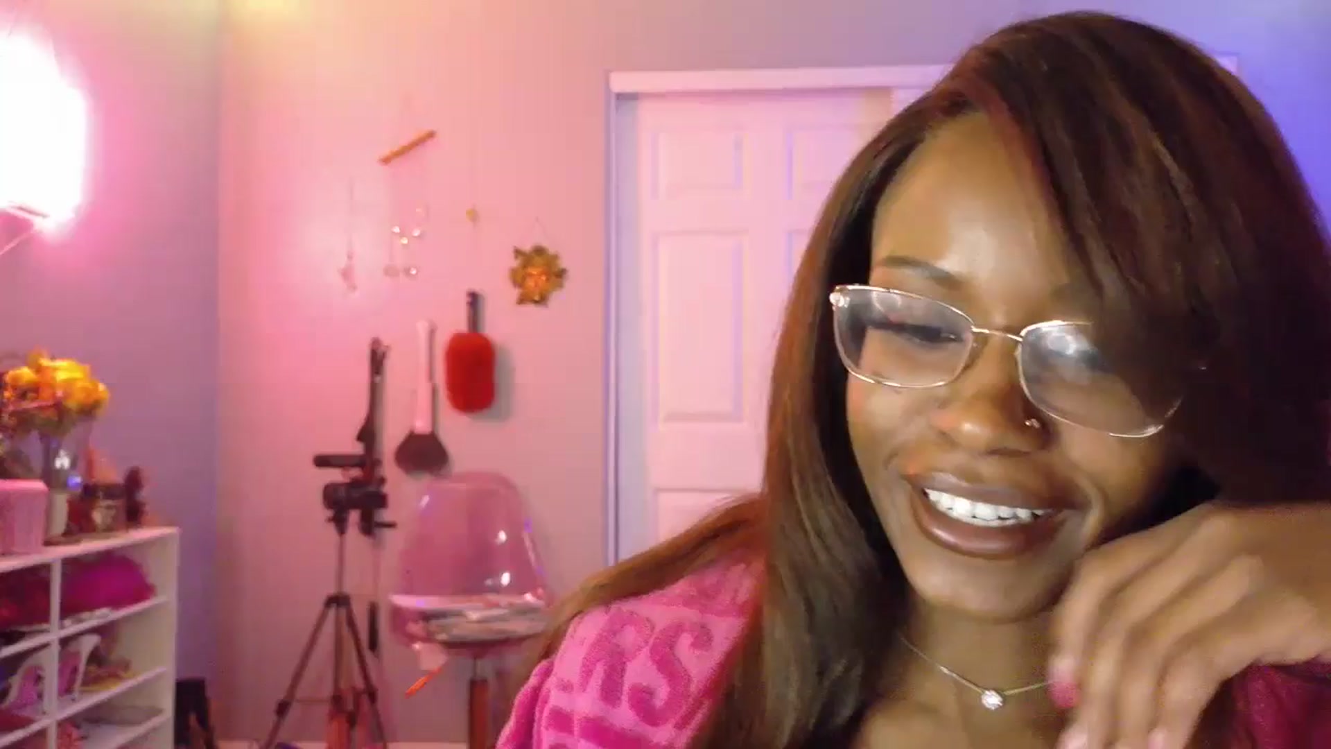 Gallery image thumbnail from JezabelVessir's myfreecams stream on, 03/17/2025, 13:35 image 8 of 20