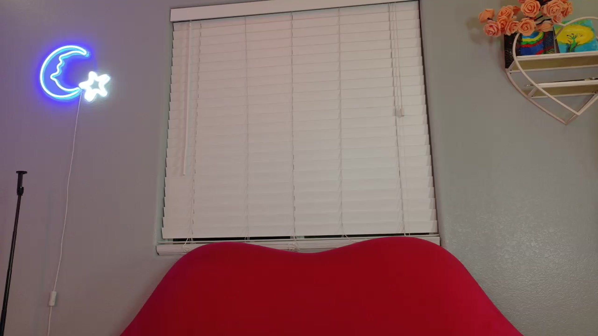 Gallery image thumbnail from JezabelVessir's myfreecams stream on, 05/19/2025, 06:56 image 4 of 20