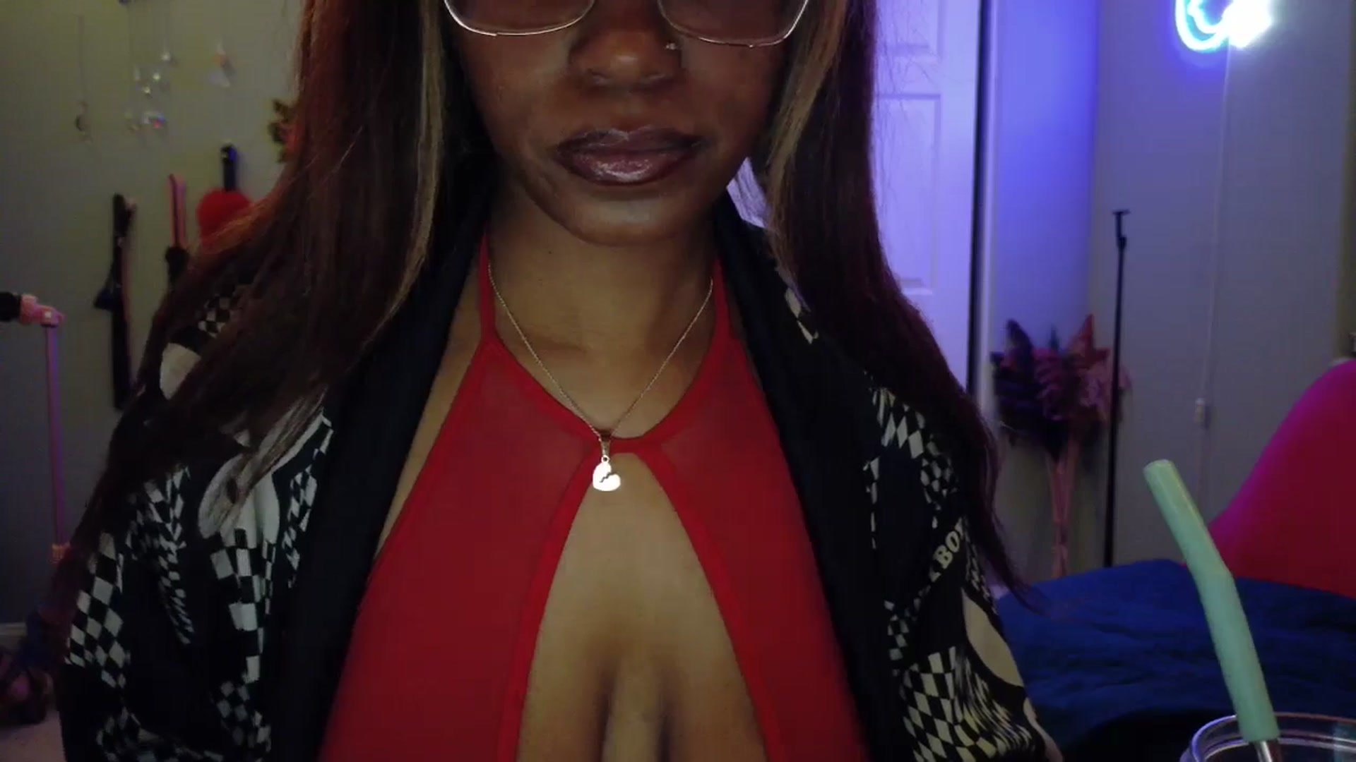 Gallery image thumbnail from JezabelVessir's myfreecams stream on, 05/27/2025, 08:39 image 2 of 20