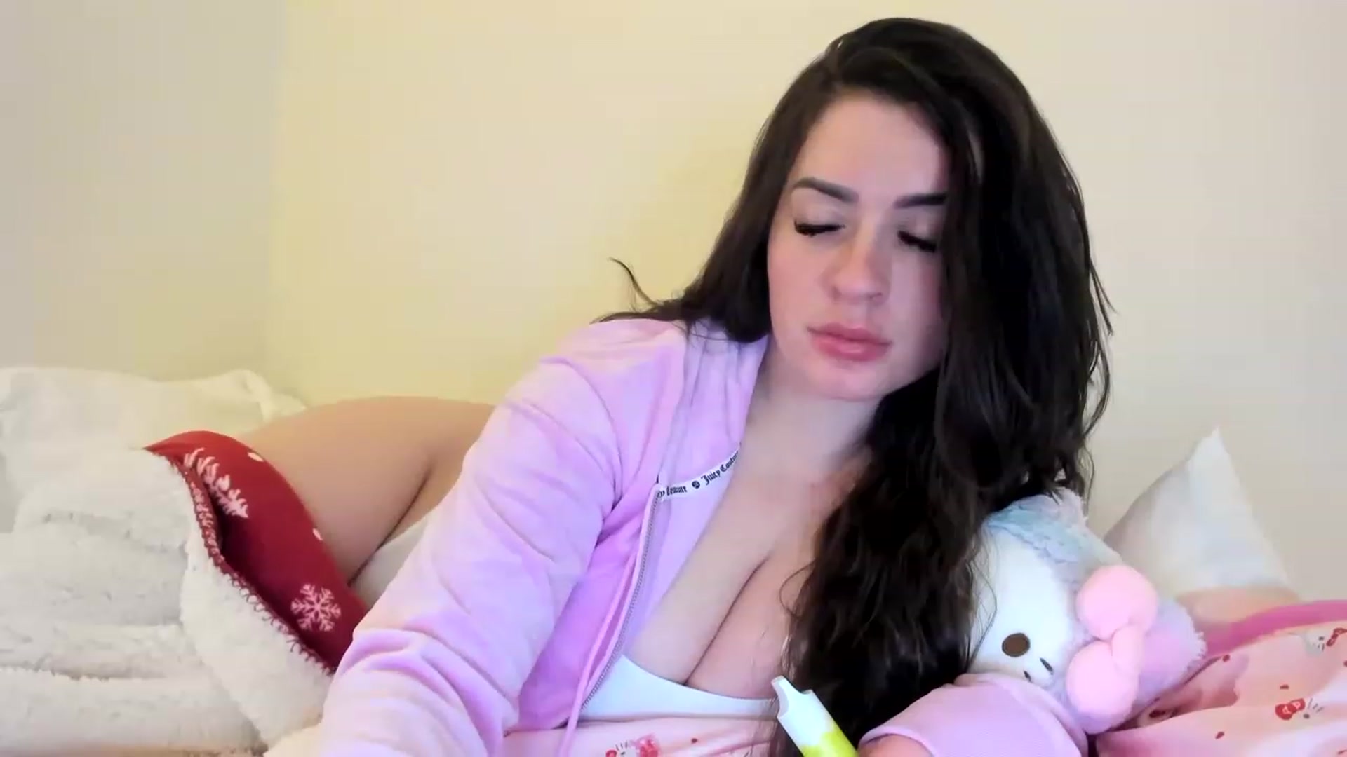 Gallery image thumbnail from Jigglypuffx's myfreecams stream on, 12/06/2022, 10:08 image 15 of 20