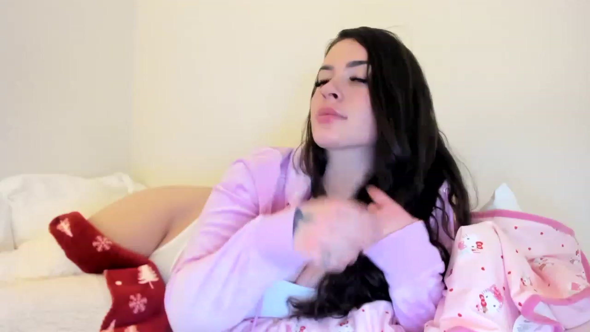 Gallery image thumbnail from Jigglypuffx's myfreecams stream on, 12/06/2022, 10:35 image 18 of 20