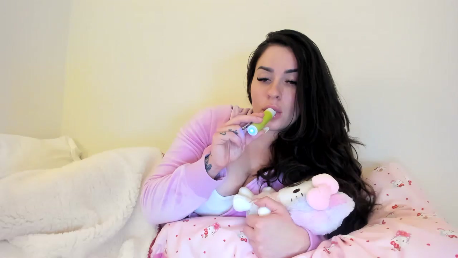 Gallery image thumbnail from Jigglypuffx's myfreecams stream on, 12/08/2022, 07:49 image 18 of 20
