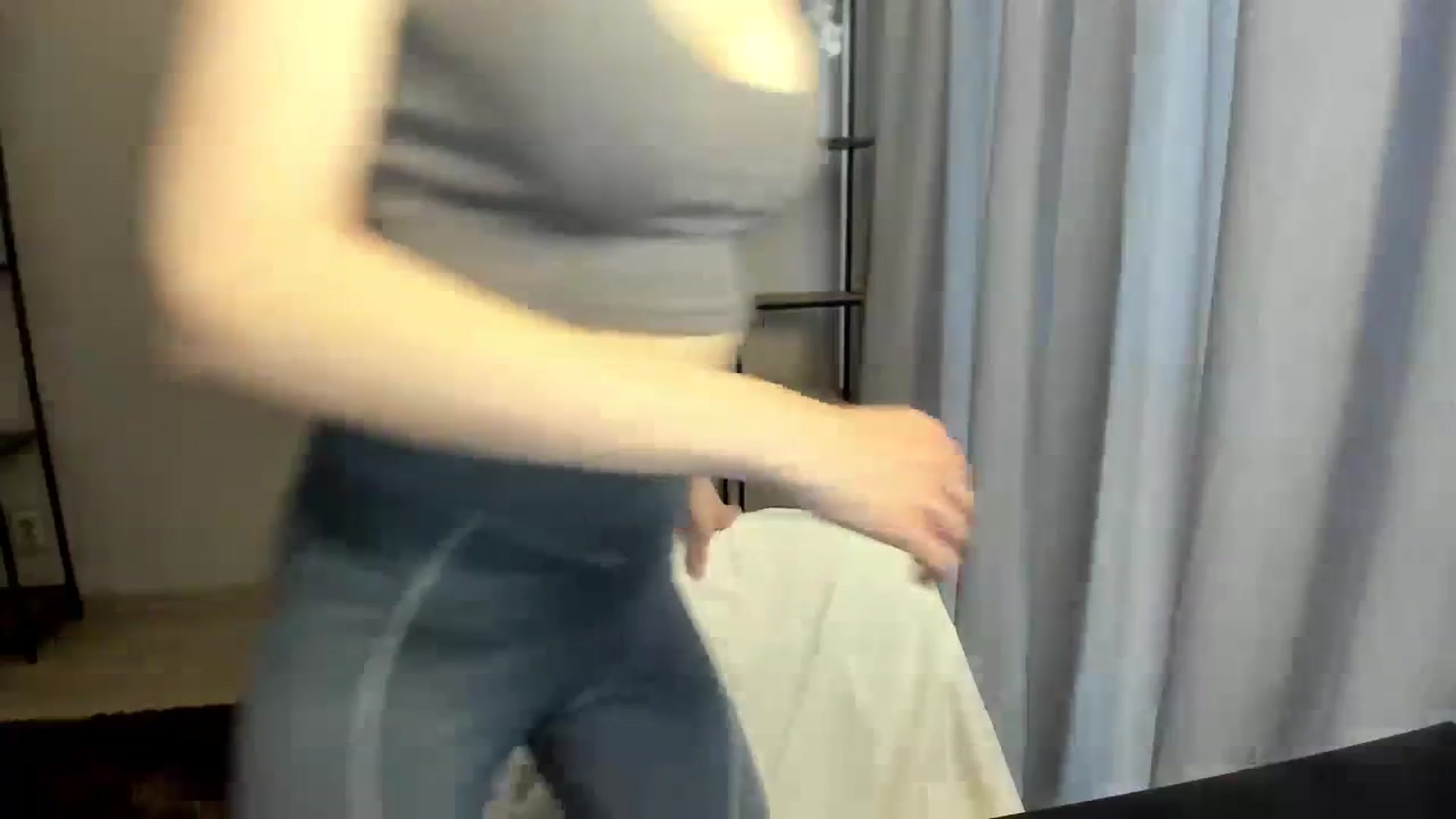 Gallery image thumbnail from Jill_An's myfreecams stream on, 04/06/2024, 15:30 image 4 of 20
