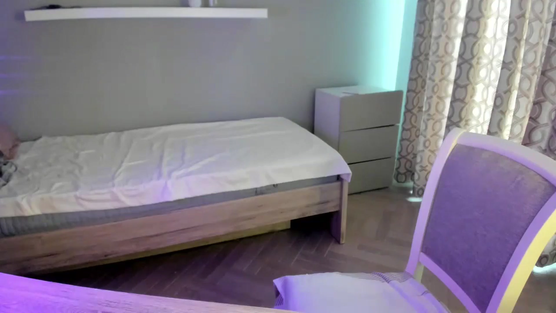 Gallery image thumbnail from Jill_An's myfreecams stream on, 05/10/2024, 14:38 image 11 of 20