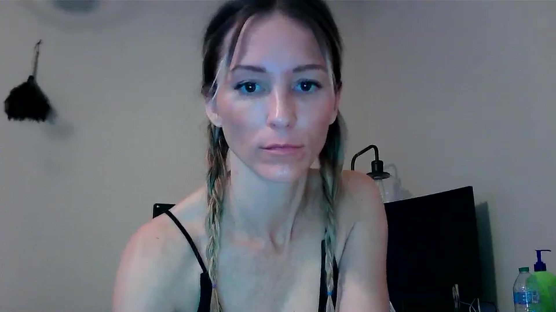 Gallery image thumbnail from JilliaJade's myfreecams stream on, 11/26/2024, 18:56 image 17 of 20
