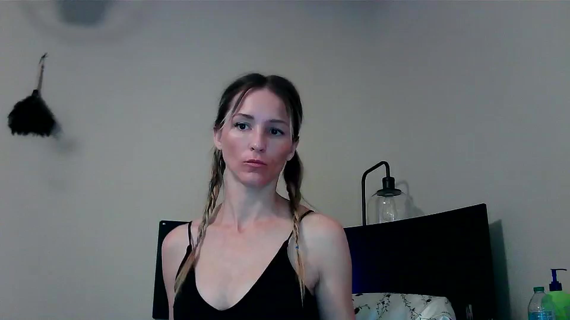 Gallery image thumbnail from JilliaJade's myfreecams stream on, 11/26/2024, 18:56 image 14 of 20