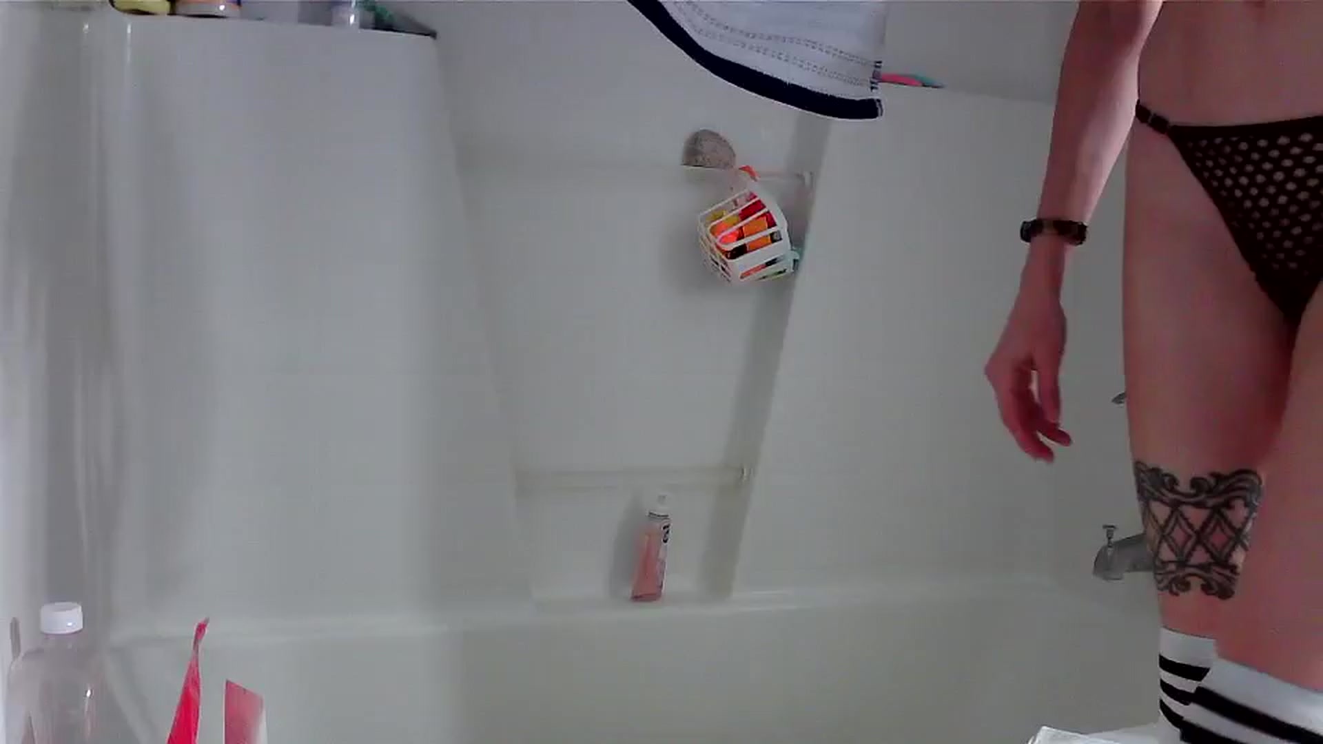 Gallery image thumbnail from JilliaJade's myfreecams stream on, 11/30/2024, 21:03 image 17 of 20