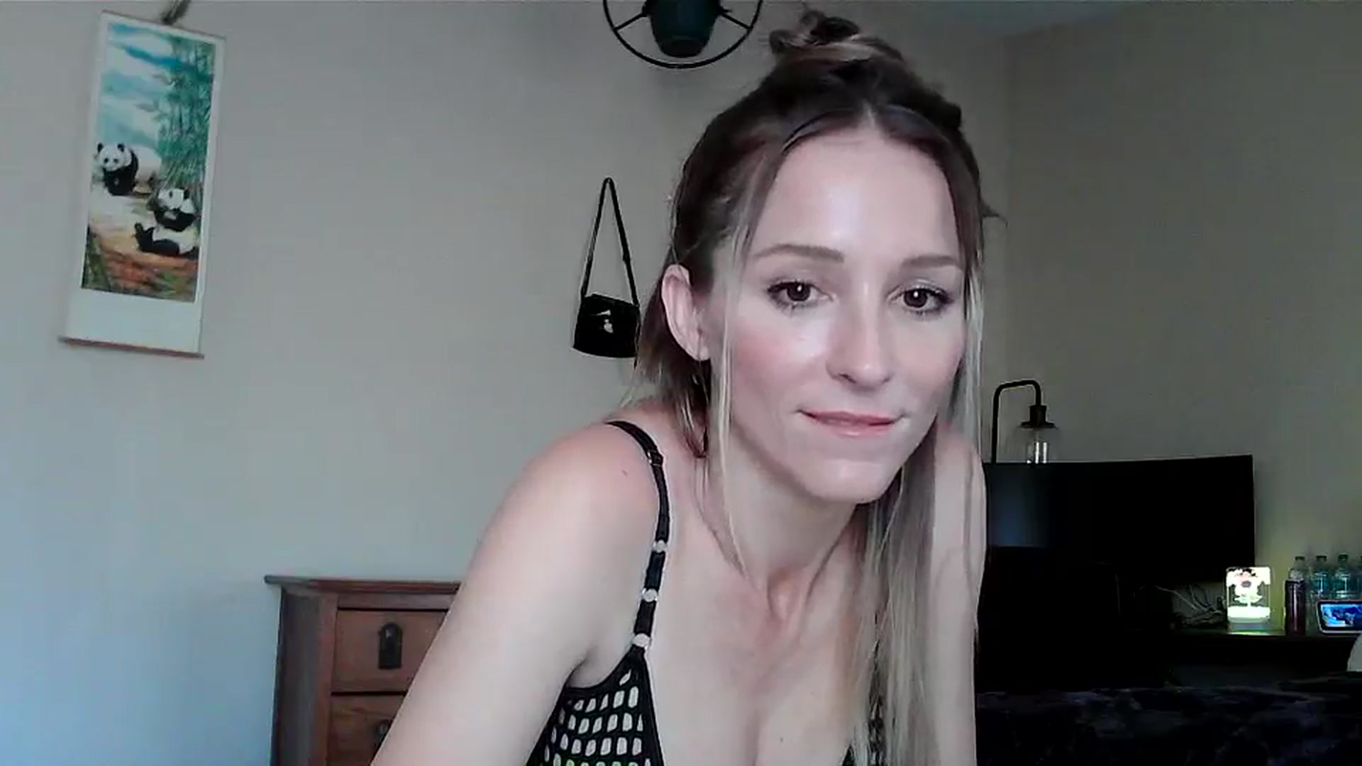 Gallery image thumbnail from JilliaJade's myfreecams stream on, 12/07/2024, 18:32 image 11 of 20