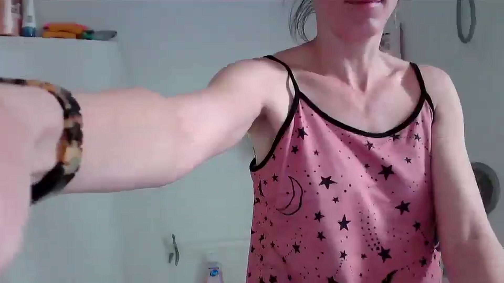 Gallery image thumbnail from JilliaJade's myfreecams stream on, 12/08/2024, 15:03 image 6 of 20