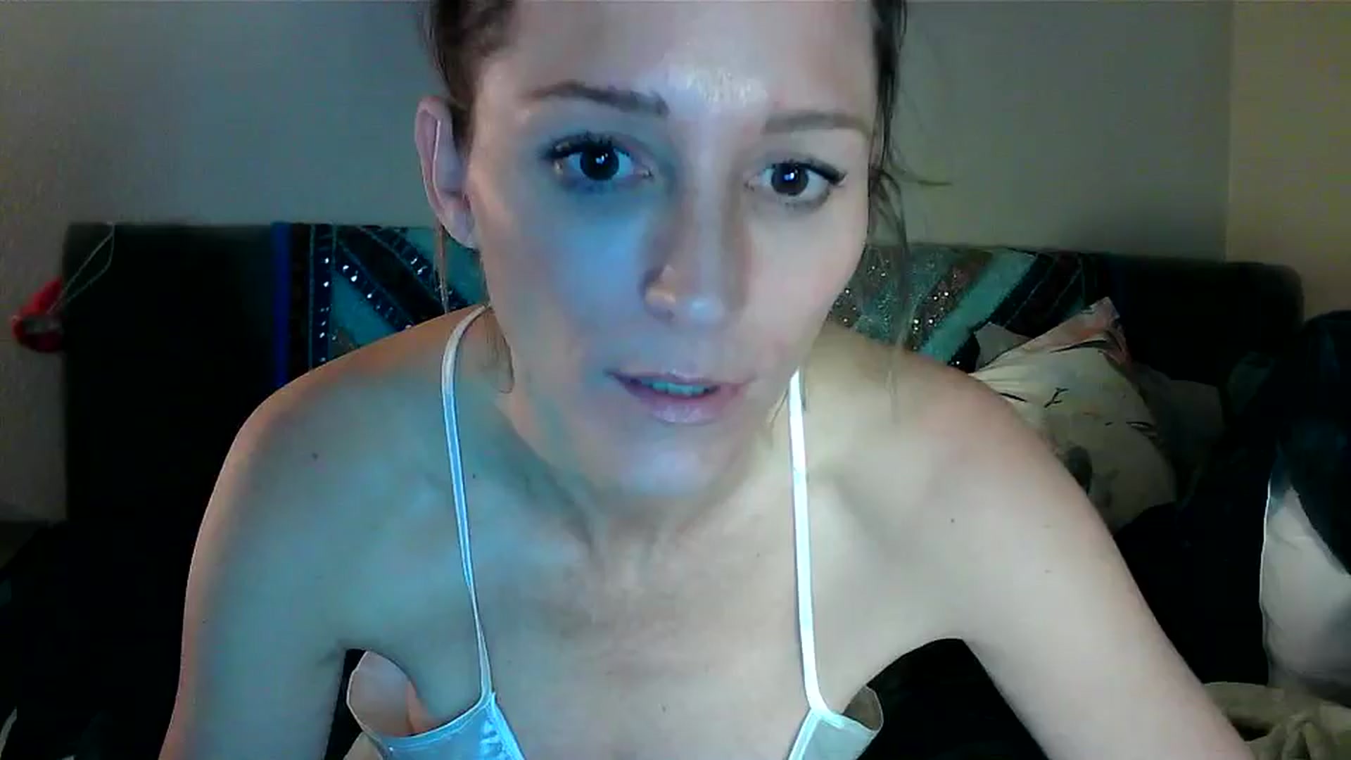 Gallery image thumbnail from JilliaJade's myfreecams stream on, 12/14/2024, 14:40 image 14 of 20