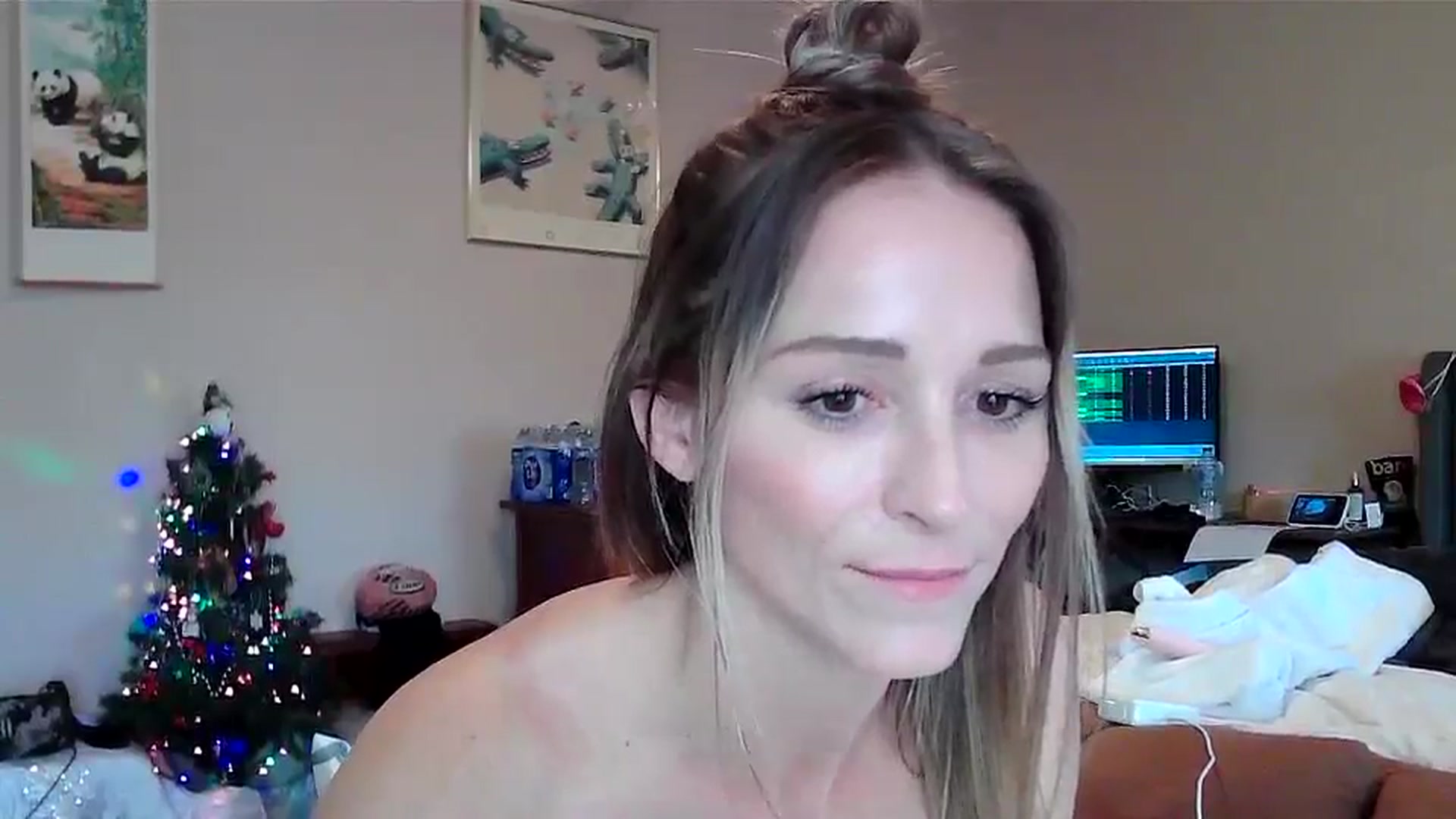 Gallery image thumbnail from JilliaJade's myfreecams stream on, 12/23/2024, 18:48 image 20 of 20