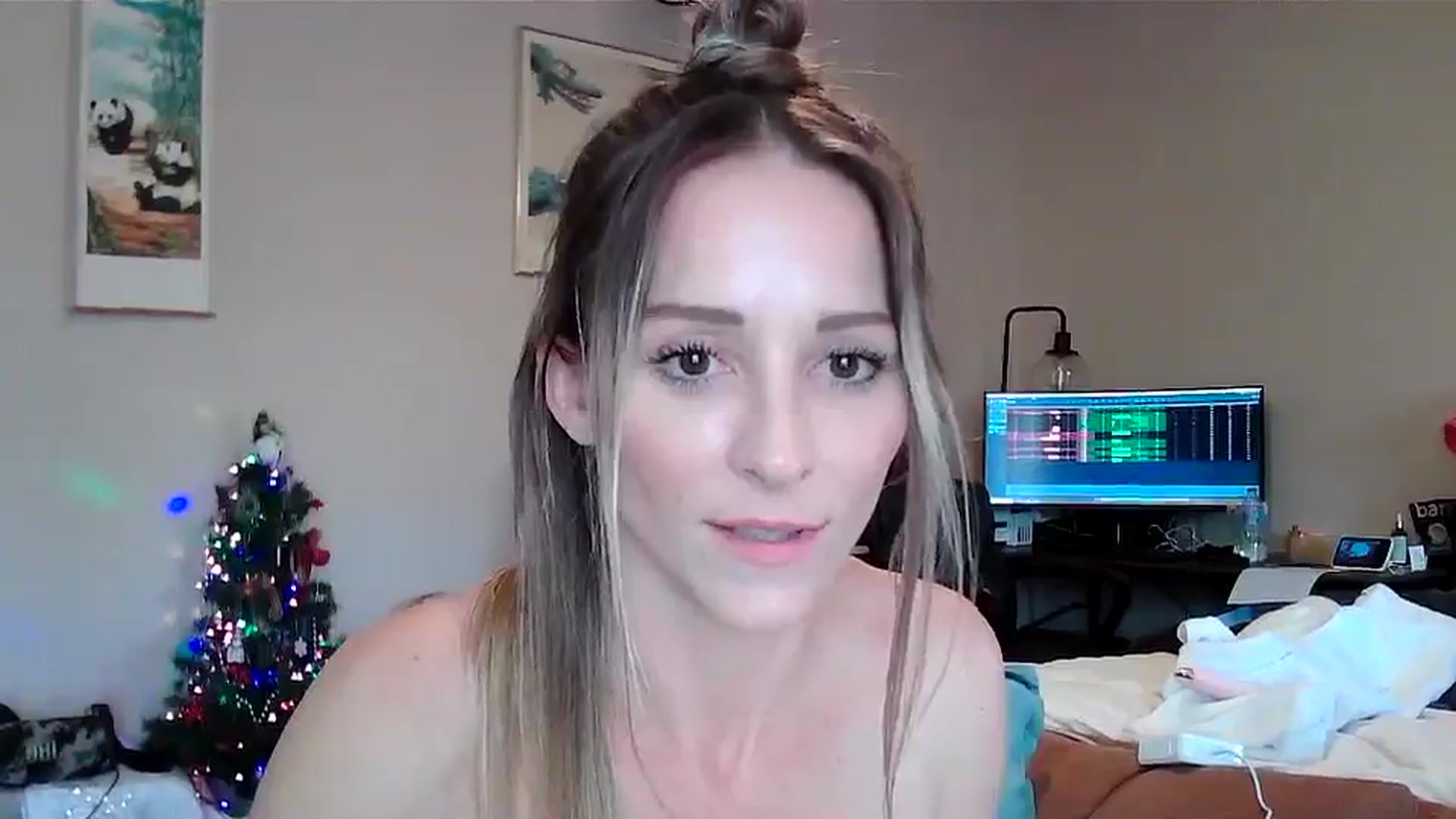 Gallery image thumbnail from JilliaJade's myfreecams stream on, 12/23/2024, 18:48 image 18 of 20