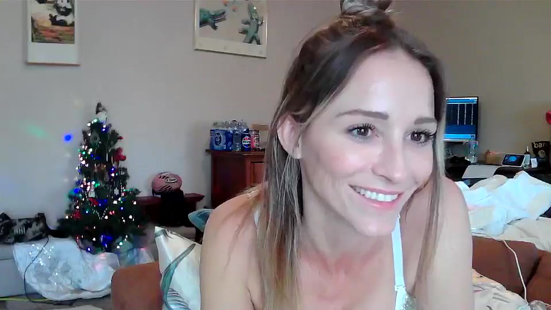 Gallery image thumbnail from JilliaJade's myfreecams stream on, 12/23/2024, 18:48 image 7 of 20