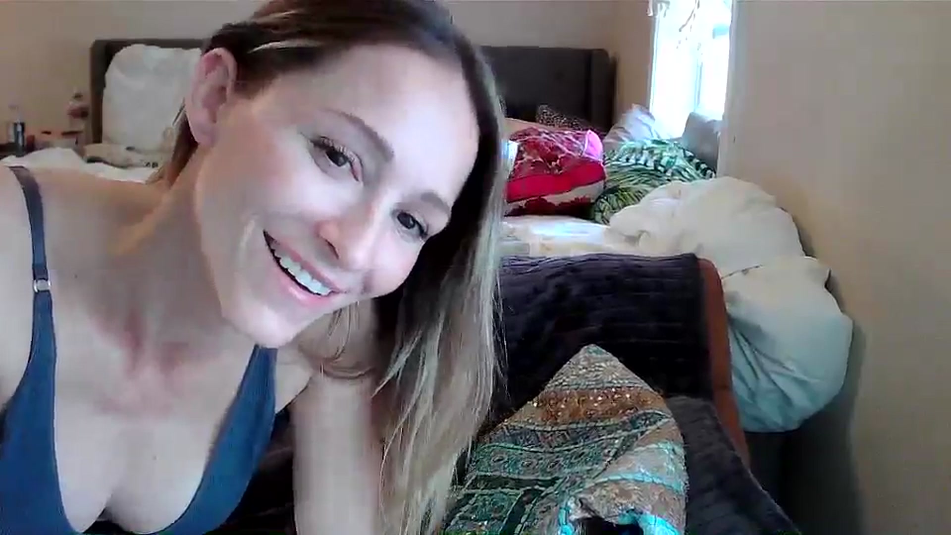 Gallery image thumbnail from JilliaJade's myfreecams stream on, 12/31/2024, 20:16 image 19 of 20