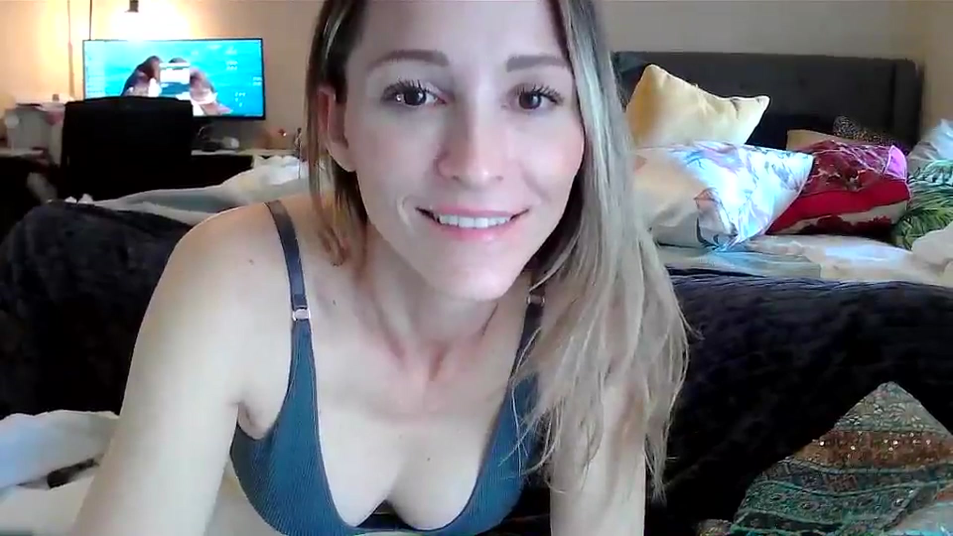 Gallery image thumbnail from JilliaJade's myfreecams stream on, 12/31/2024, 20:16 image 3 of 20