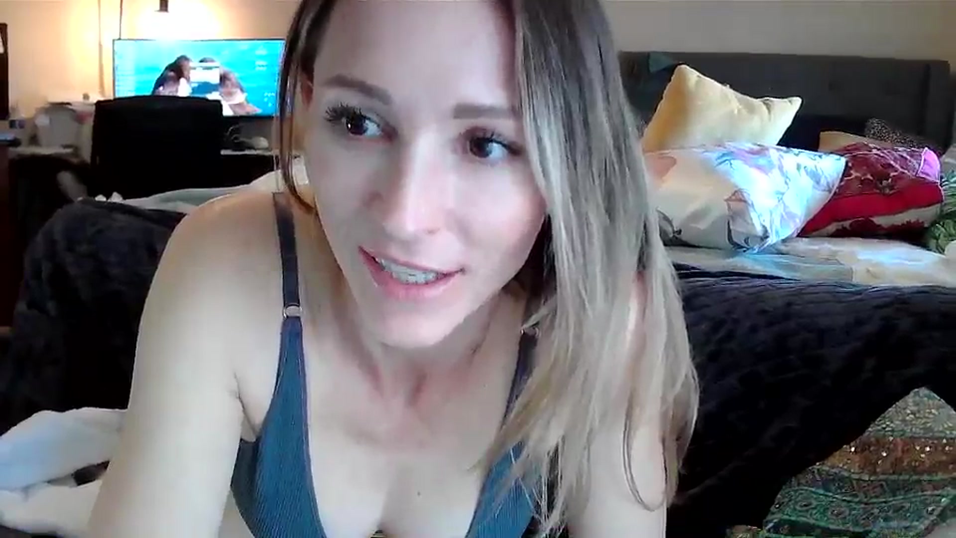 Gallery image thumbnail from JilliaJade's myfreecams stream on, 12/31/2024, 20:16 image 2 of 20