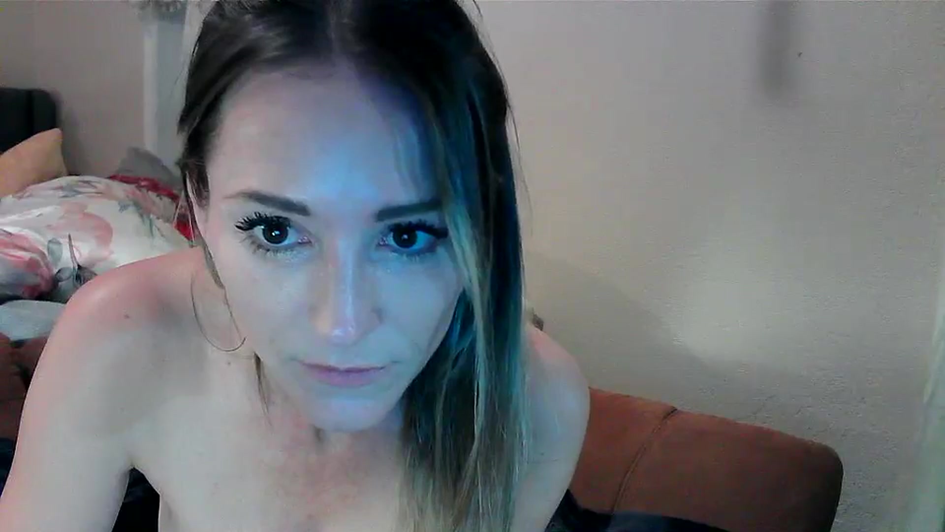 Gallery image thumbnail from JilliaJade's myfreecams stream on, 01/01/2025, 02:50 image 5 of 20