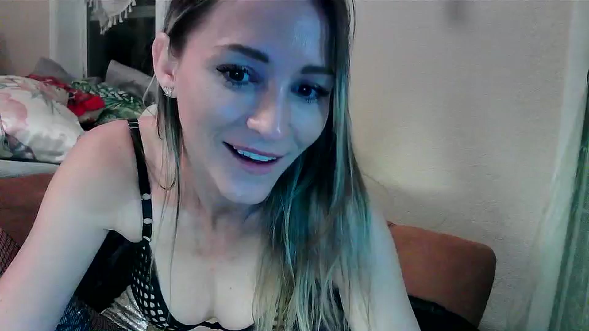 Gallery image thumbnail from JilliaJade's myfreecams stream on, 01/01/2025, 02:50 image 1 of 20