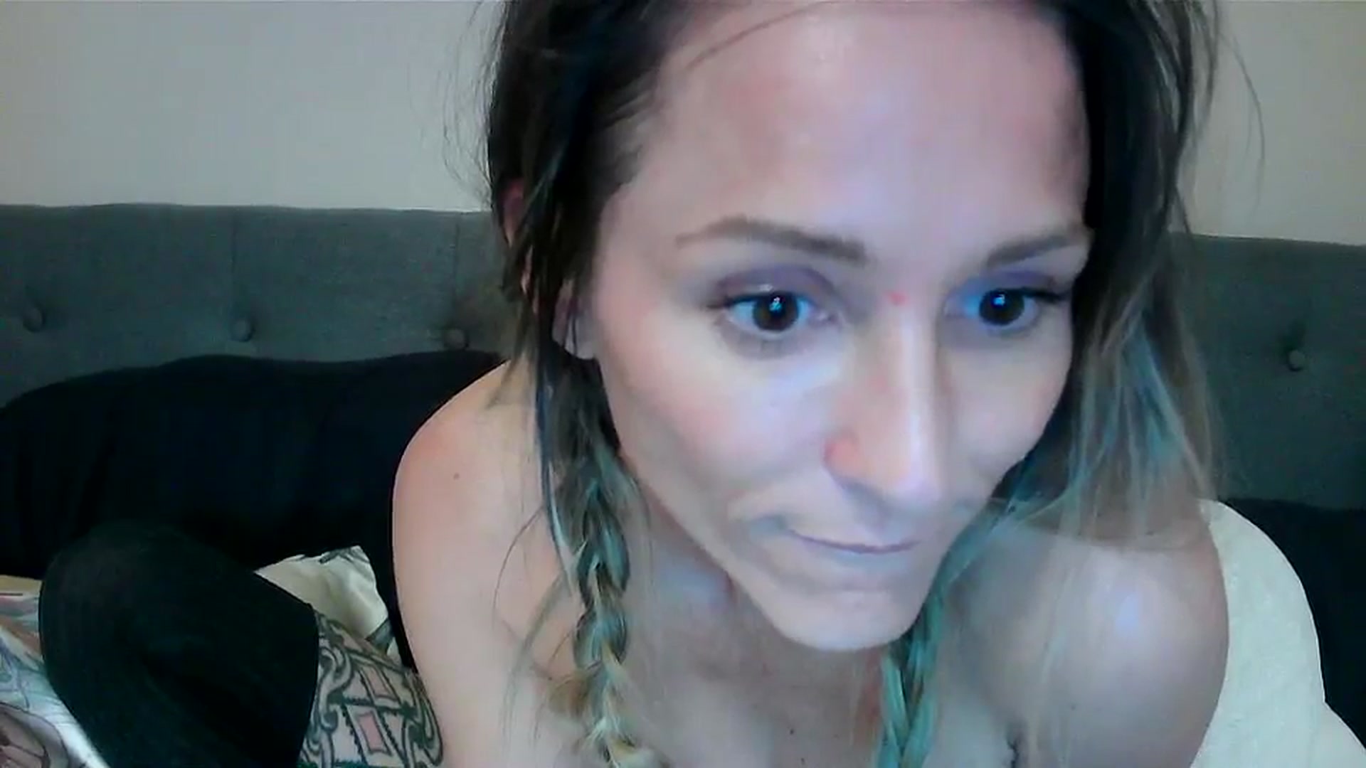 Gallery image thumbnail from JilliaJade's myfreecams stream on, 01/08/2025, 05:45 image 16 of 20