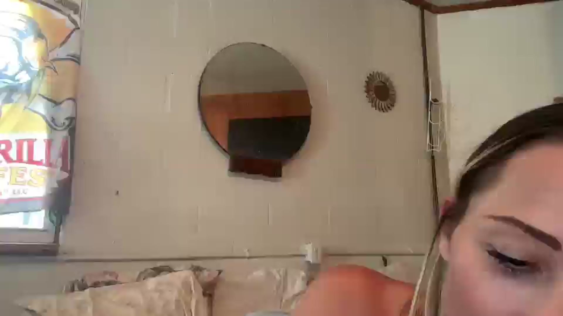 Gallery image thumbnail from JilliaJade's myfreecams stream on, 08/21/2025, 16:10 image 1 of 20