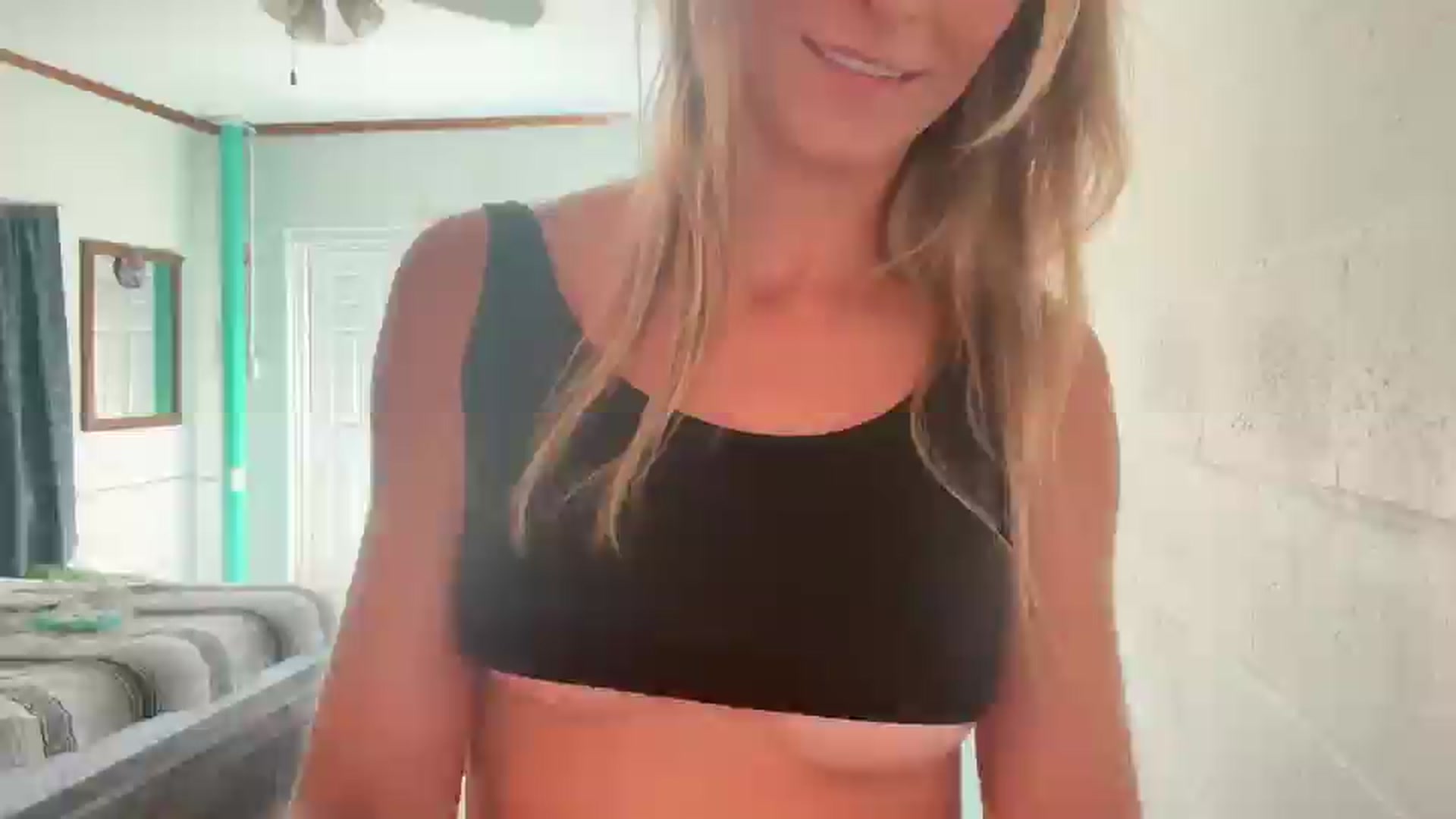 Gallery image thumbnail from JilliaJade's myfreecams stream on, 08/28/2025, 14:20 image 1 of 20