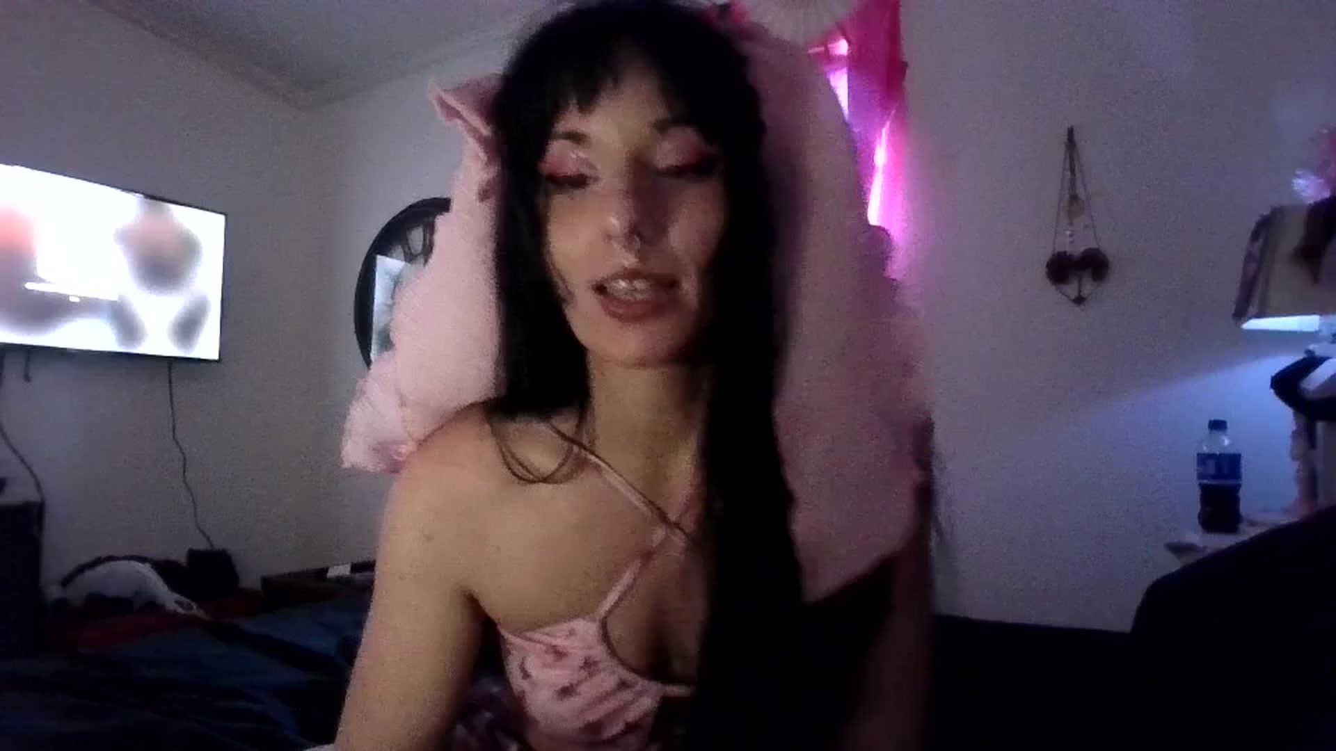 Gallery image thumbnail from Jimjamlee's myfreecams stream on, 02/15/2026, 13:30 image 17 of 20