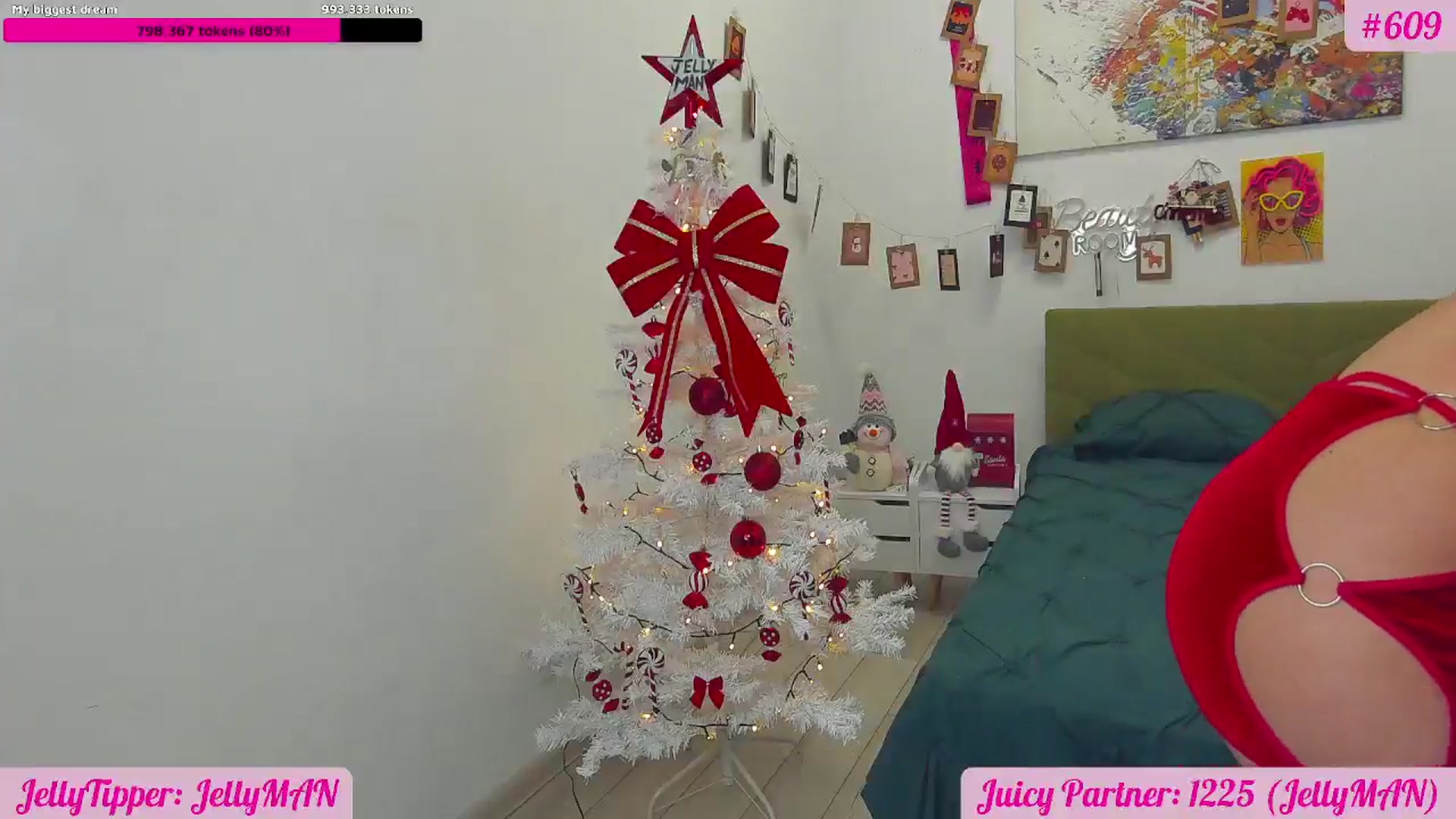 Gallery image thumbnail from JingleJelly's myfreecams stream on, 12/14/2025, 18:46 image 12 of 20