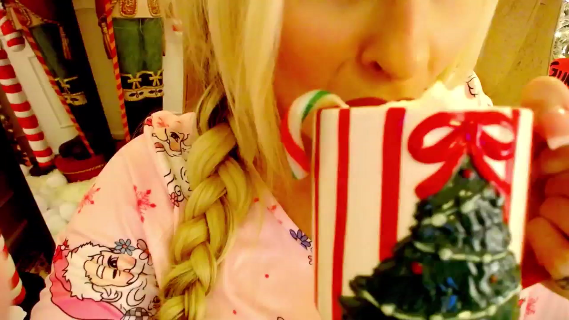 Gallery image thumbnail from JingleK3lls's myfreecams stream on, 12/02/2025, 03:52 image 16 of 20
