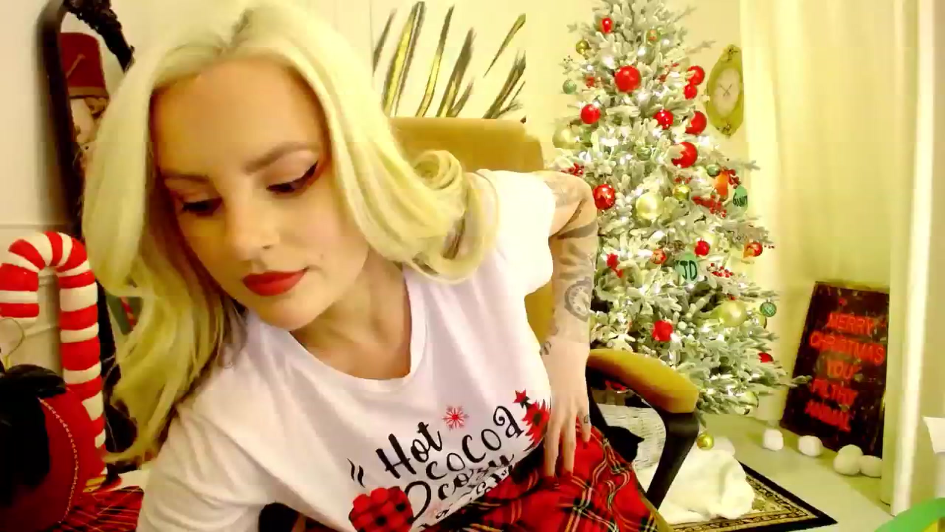 Gallery image thumbnail from JingleK3lls's myfreecams stream on, 12/03/2025, 03:13 image 4 of 20